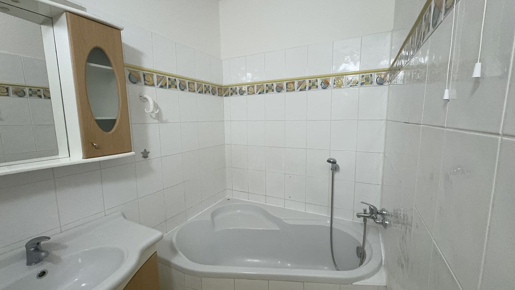 Prenájom bytu 3-izbový 84 m², Roháčova, Český Brod, Středočeský kraj Prenájom bytu 3-izbový 84 m², Roháčova, Český Brod, Středočeský kraj