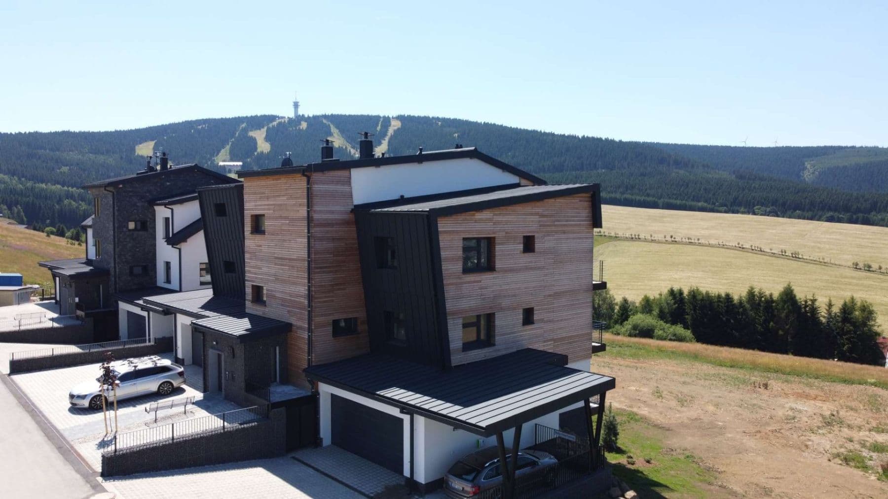 Predaj bytu 3-izbový 86 m², Loučná pod Klínovcem, Ústecký kraj Predaj bytu 3-izbový 86 m², Loučná pod Klínovcem, Ústecký kraj