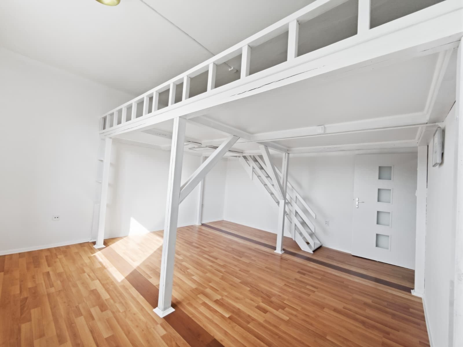Predaj bytu 1-izbový 34 m², Vrchlického náměstí, Rakovník, Středočeský kraj Predaj bytu 1-izbový 34 m², Vrchlického náměstí, Rakovník, Středočeský kraj