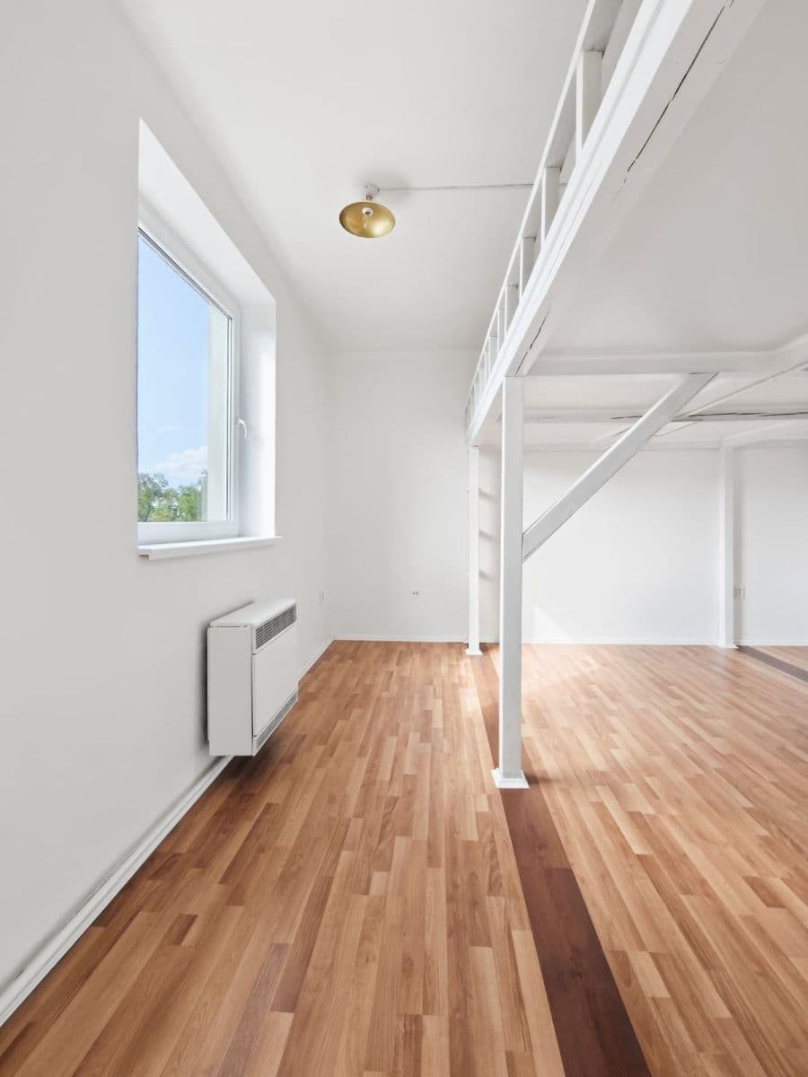 Predaj bytu 1-izbový 34 m², Vrchlického náměstí, Rakovník, Středočeský kraj Predaj bytu 1-izbový 34 m², Vrchlického náměstí, Rakovník, Středočeský kraj