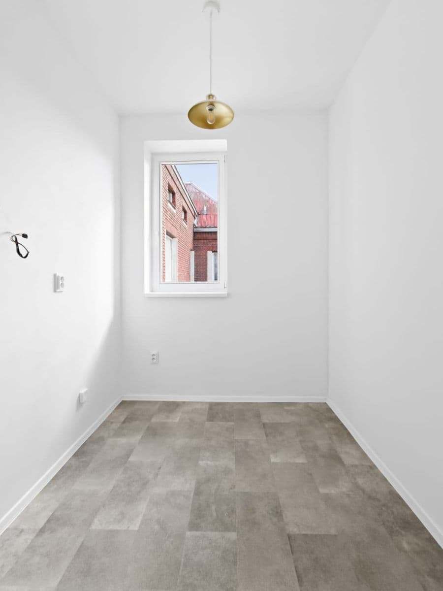 Predaj bytu 1-izbový 34 m², Vrchlického náměstí, Rakovník, Středočeský kraj Predaj bytu 1-izbový 34 m², Vrchlického náměstí, Rakovník, Středočeský kraj