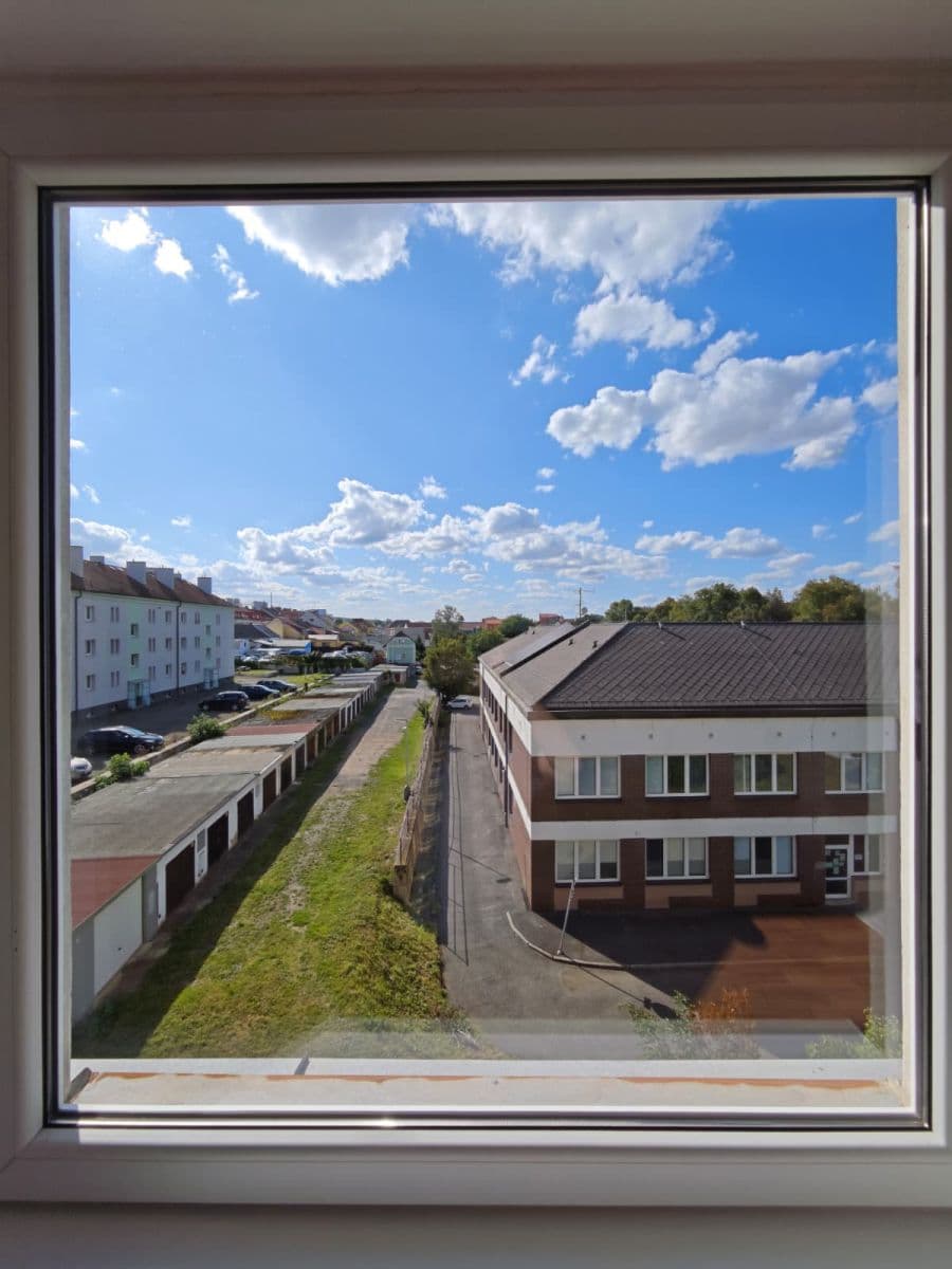 Predaj bytu 1-izbový 34 m², Vrchlického náměstí, Rakovník, Středočeský kraj Predaj bytu 1-izbový 34 m², Vrchlického náměstí, Rakovník, Středočeský kraj