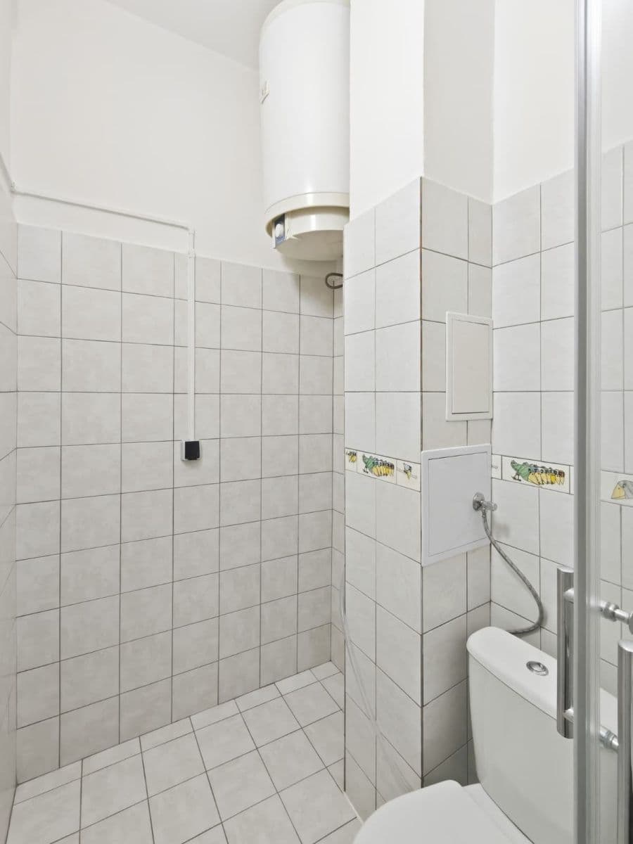 Predaj bytu 1-izbový 34 m², Vrchlického náměstí, Rakovník, Středočeský kraj Predaj bytu 1-izbový 34 m², Vrchlického náměstí, Rakovník, Středočeský kraj