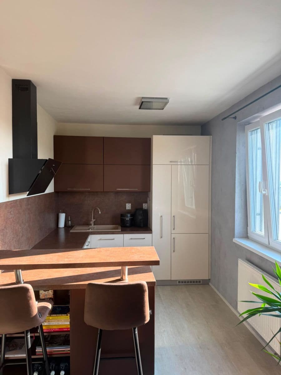 Prenájom bytu 2-izbový 54 m², Želetická, Praha, Praha Prenájom bytu 2-izbový 54 m², Želetická, Praha, Praha