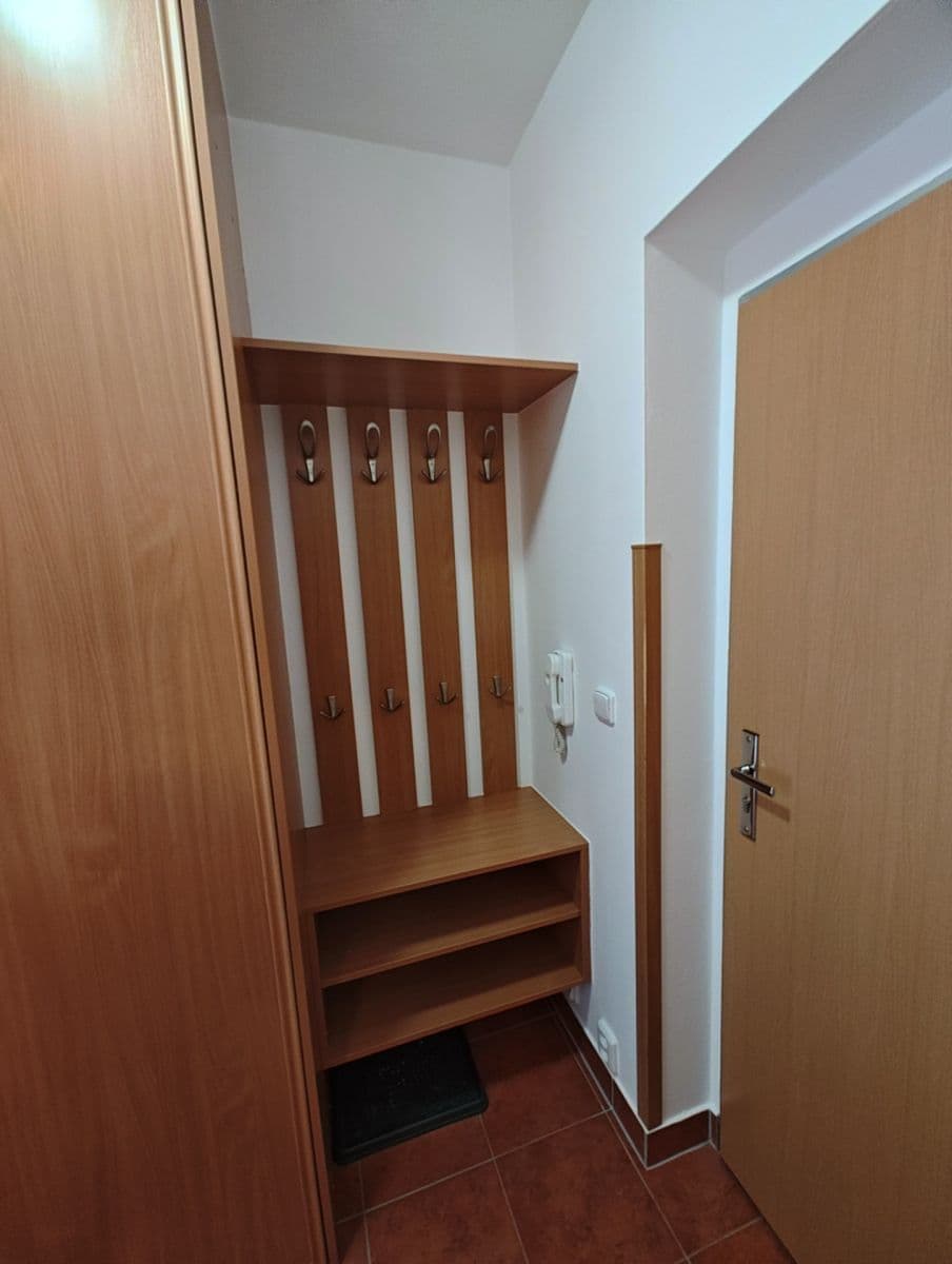 Prenájom bytu 2-izbový 53 m², Lysolajská, Horoměřice, Středočeský kraj Prenájom bytu 2-izbový 53 m², Lysolajská, Horoměřice, Středočeský kraj