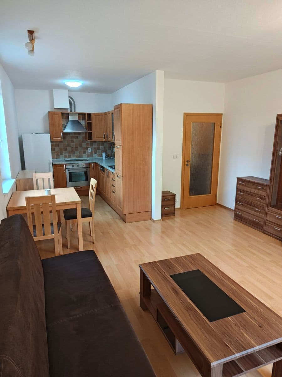 Prenájom bytu 2-izbový 53 m², Lysolajská, Horoměřice, Středočeský kraj Prenájom bytu 2-izbový 53 m², Lysolajská, Horoměřice, Středočeský kraj