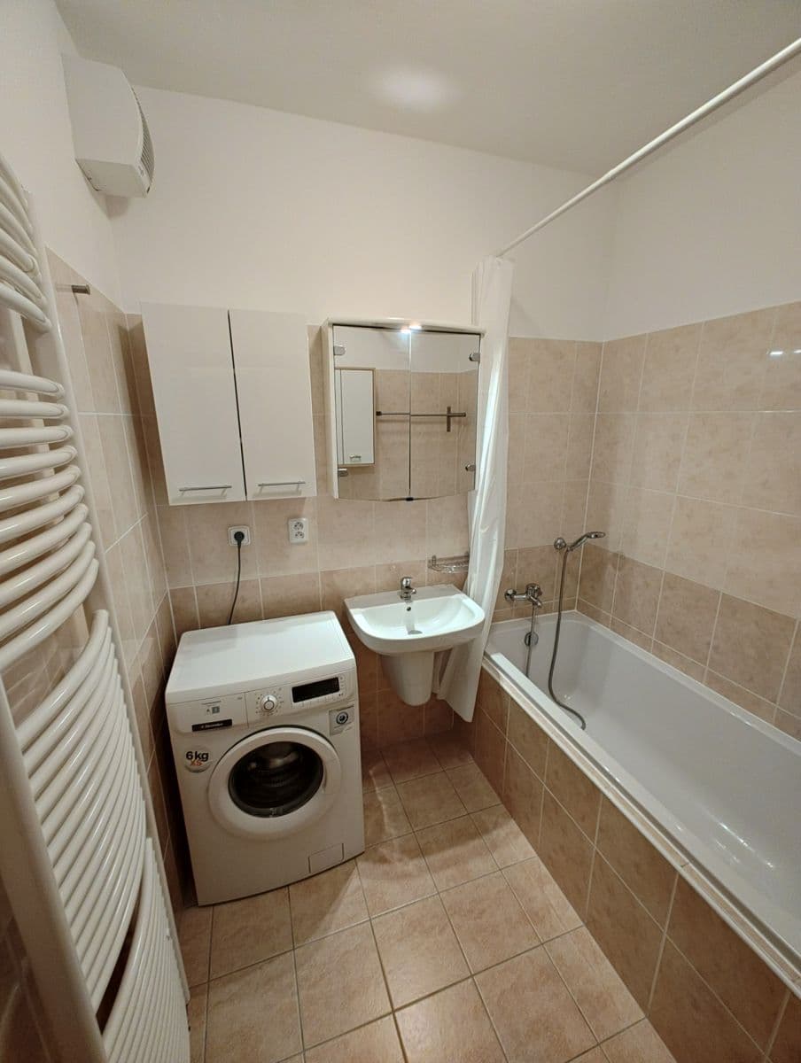 Prenájom bytu 2-izbový 53 m², Lysolajská, Horoměřice, Středočeský kraj Prenájom bytu 2-izbový 53 m², Lysolajská, Horoměřice, Středočeský kraj