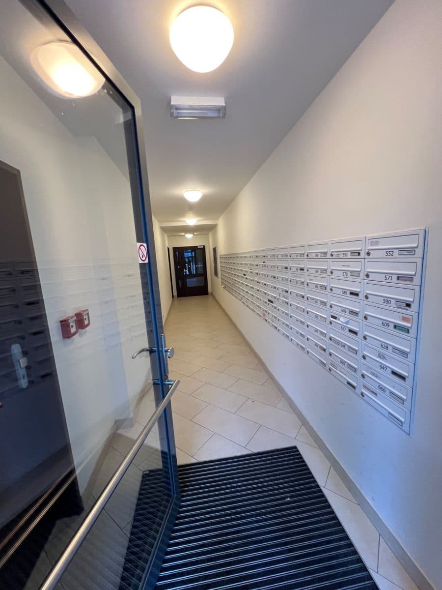 Prenájom bytu Garsoniéra 35 m², Olšanská, Praha, Praha Prenájom bytu Garsoniéra 35 m², Olšanská, Praha, Praha
