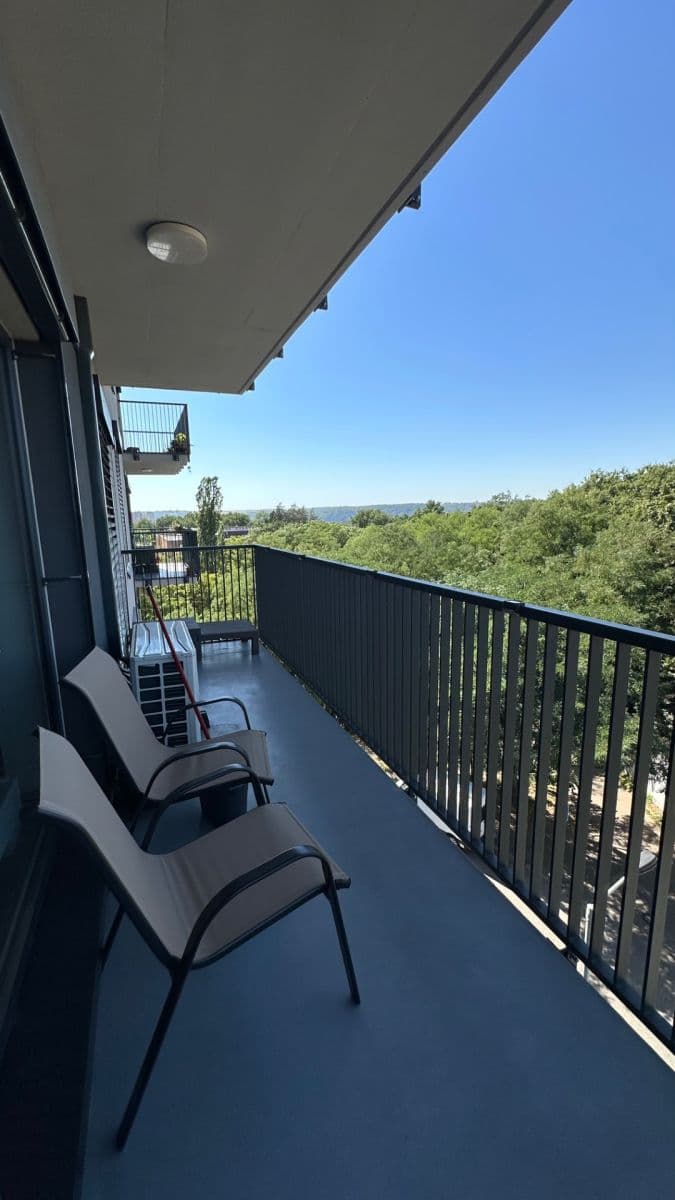 Prenájom bytu 3-izbový 70 m², Ve Lhotce, Praha, Praha Prenájom bytu 3-izbový 70 m², Ve Lhotce, Praha, Praha
