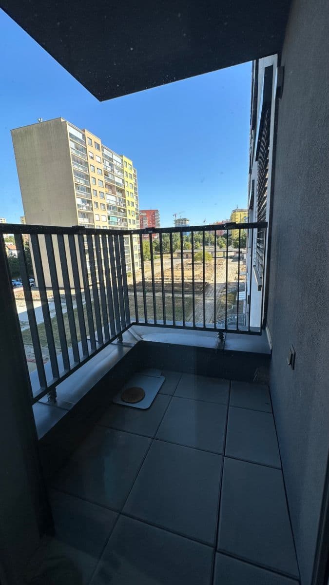 Prenájom bytu 3-izbový 70 m², Ve Lhotce, Praha, Praha Prenájom bytu 3-izbový 70 m², Ve Lhotce, Praha, Praha