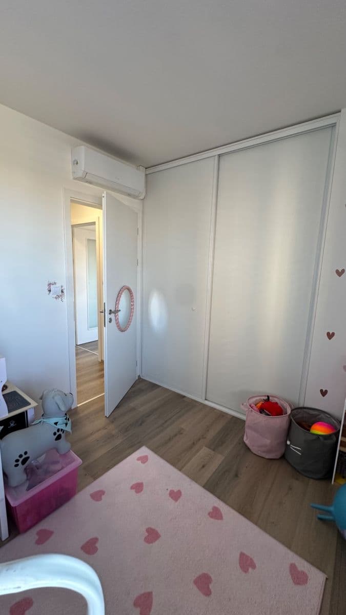 Prenájom bytu 3-izbový 70 m², Ve Lhotce, Praha, Praha Prenájom bytu 3-izbový 70 m², Ve Lhotce, Praha, Praha