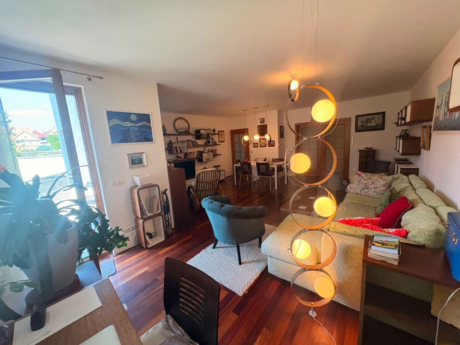 Prenájom bytu 2-izbový 87 m², Ruská, Praha, Praha Prenájom bytu 2-izbový 87 m², Ruská, Praha, Praha