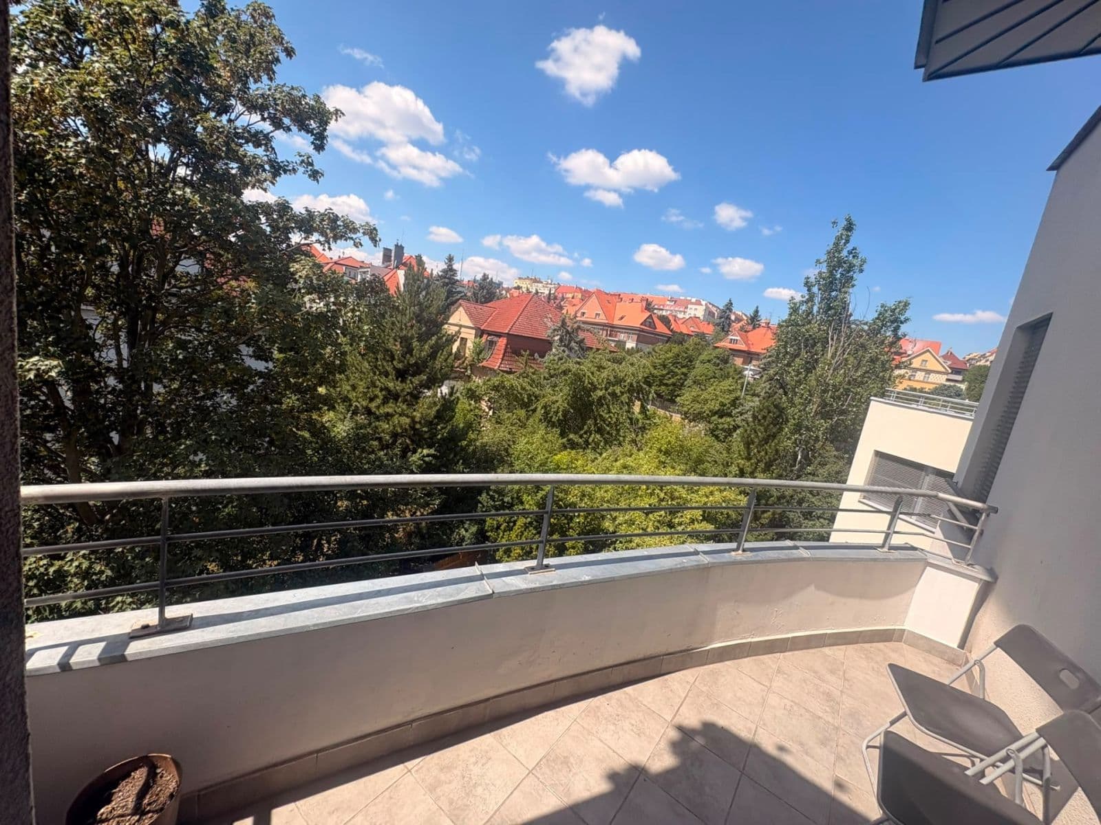 Prenájom bytu 2-izbový 87 m², Ruská, Praha, Praha Prenájom bytu 2-izbový 87 m², Ruská, Praha, Praha