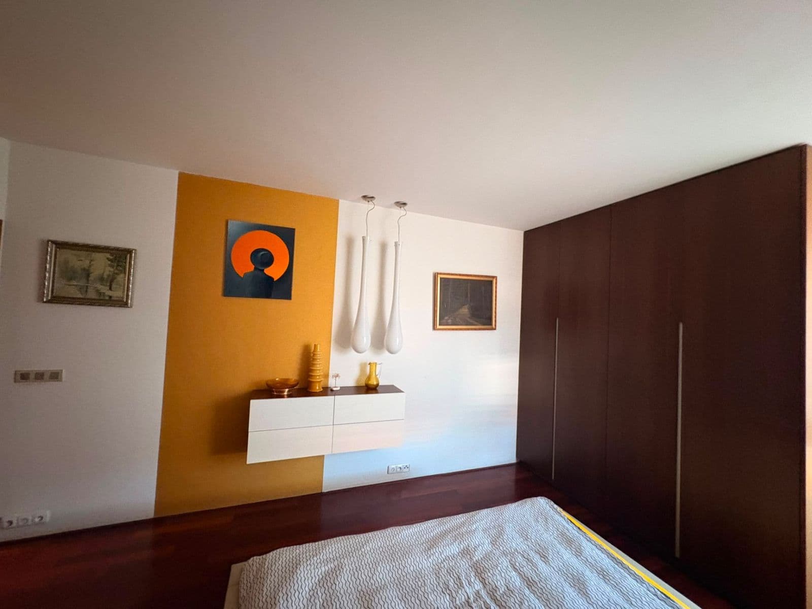 Prenájom bytu 2-izbový 87 m², Ruská, Praha, Praha Prenájom bytu 2-izbový 87 m², Ruská, Praha, Praha