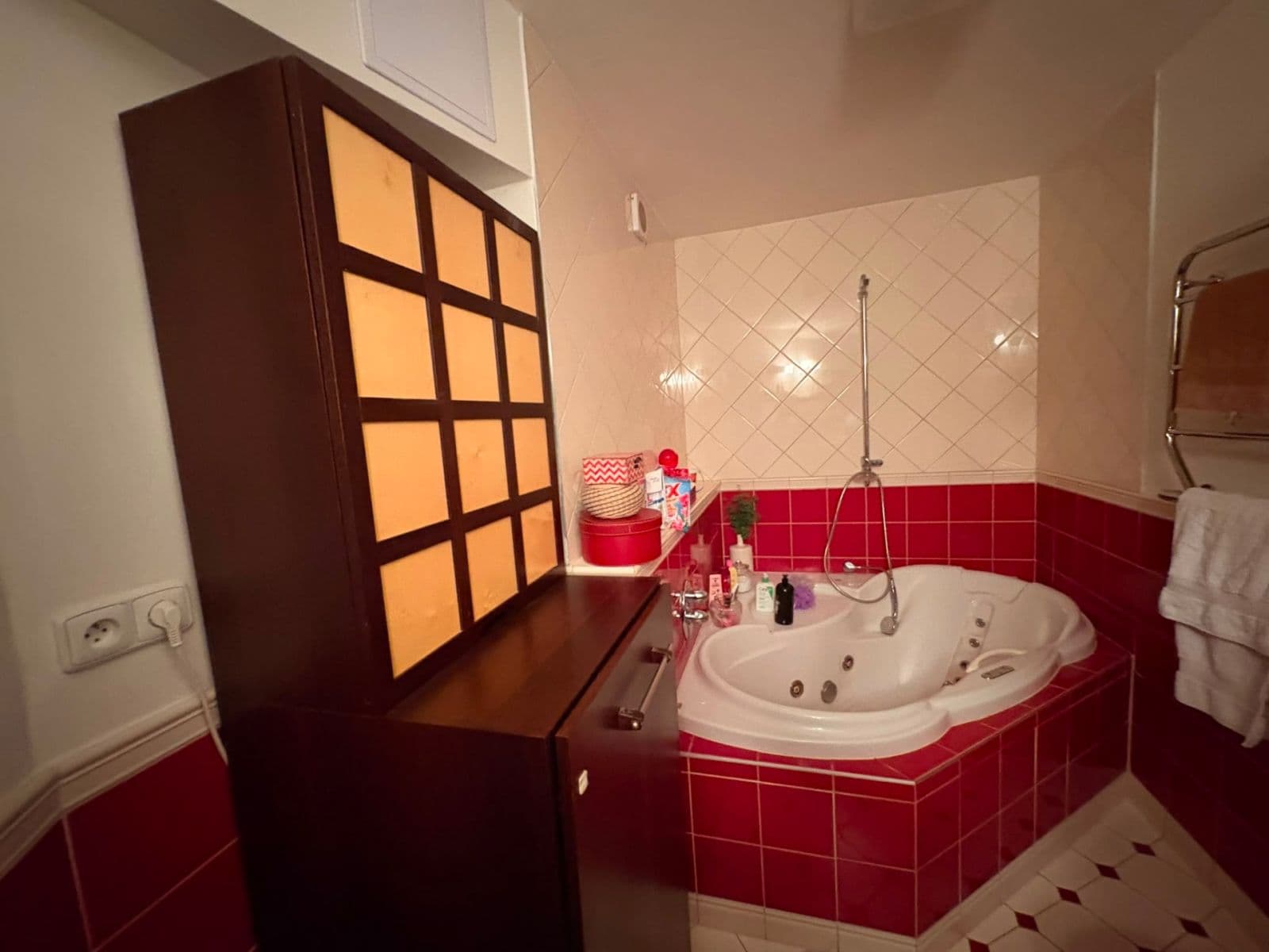 Prenájom bytu 2-izbový 87 m², Ruská, Praha, Praha Prenájom bytu 2-izbový 87 m², Ruská, Praha, Praha