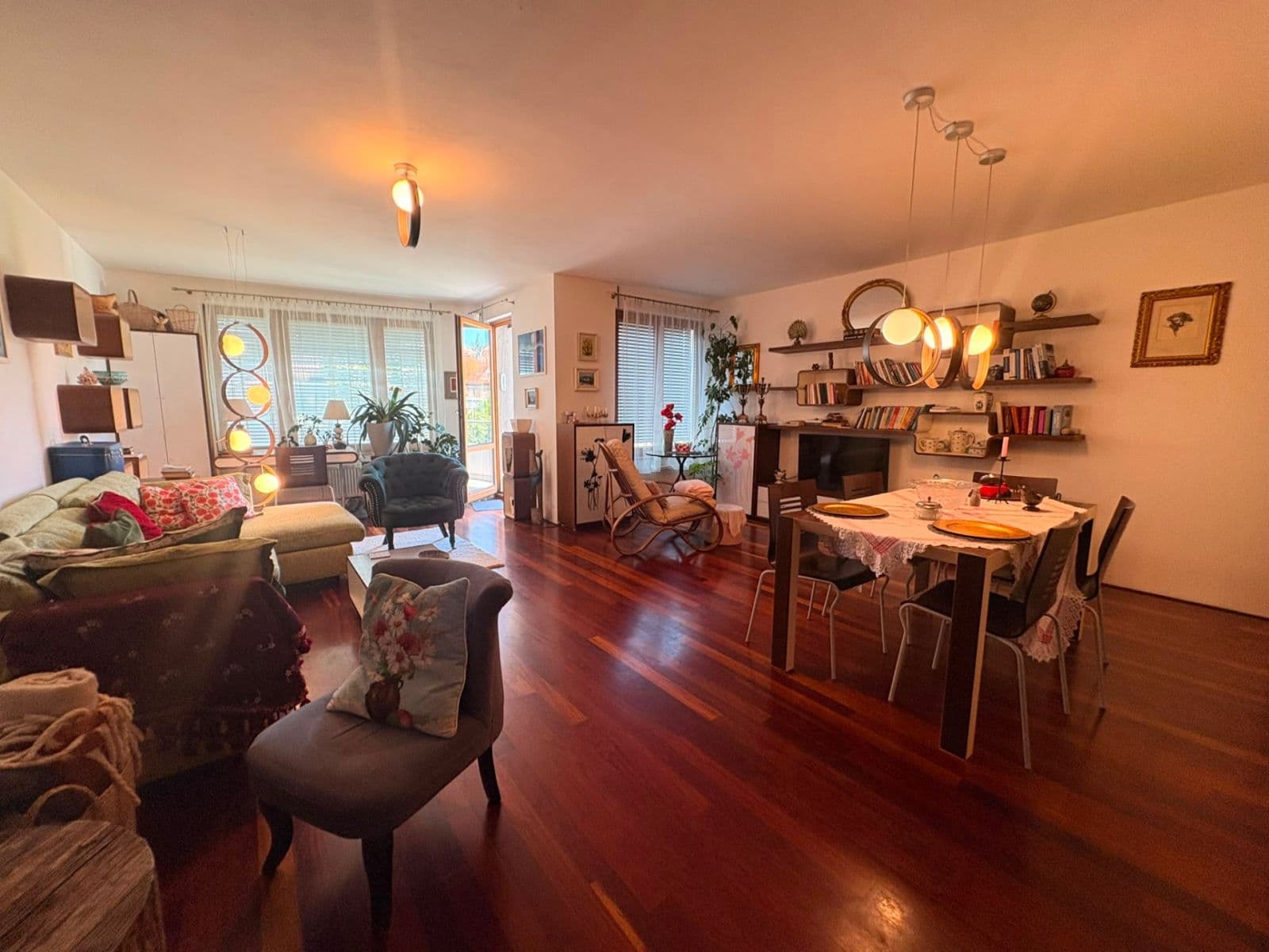 Prenájom bytu 2-izbový 87 m², Ruská, Praha, Praha Prenájom bytu 2-izbový 87 m², Ruská, Praha, Praha