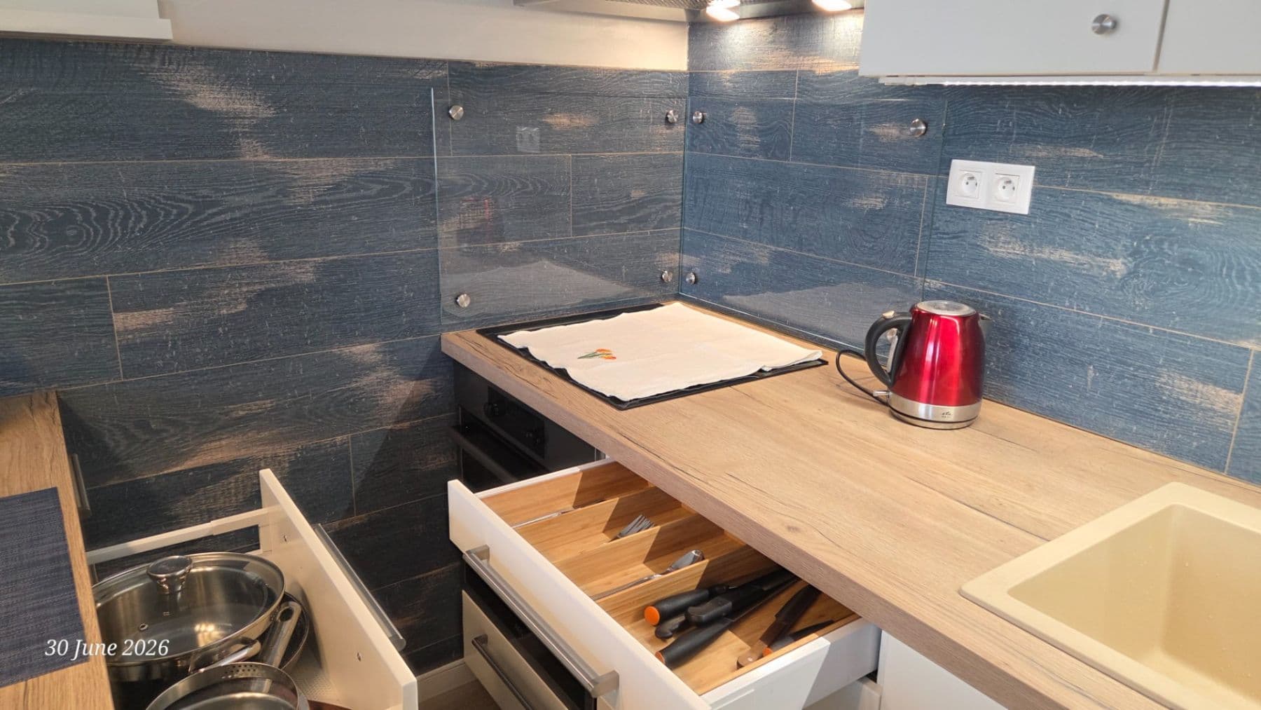 Prenájom bytu 2-izbový 58 m², Plynárenská, Ružinov, Bratislavský kraj Prenájom bytu 2-izbový 58 m², Plynárenská, Ružinov, Bratislavský kraj
