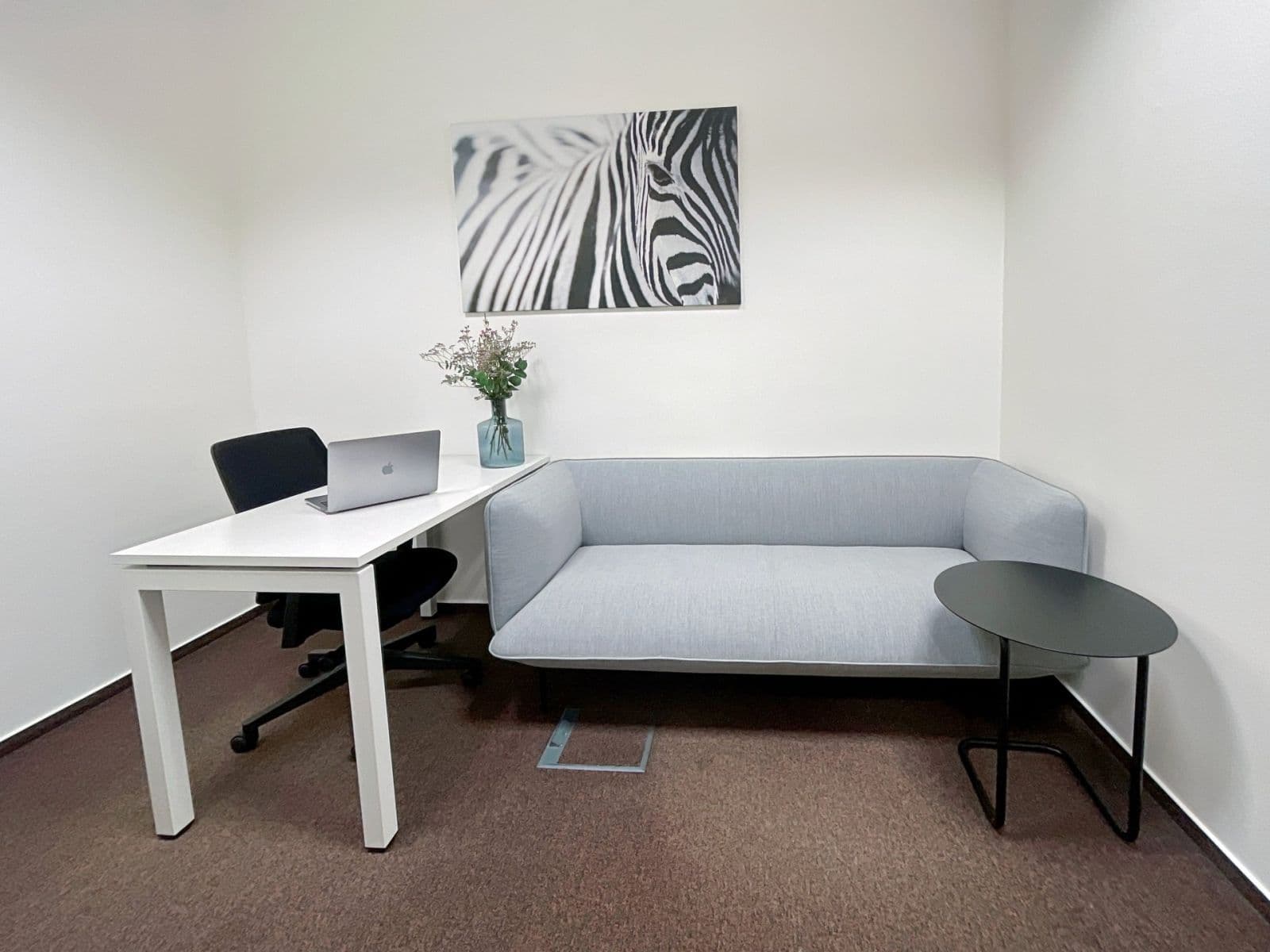 Prenájom kancelárie 10 m², Holandská, Brno, Jihomoravský kraj Prenájom kancelárie 10 m², Holandská, Brno, Jihomoravský kraj