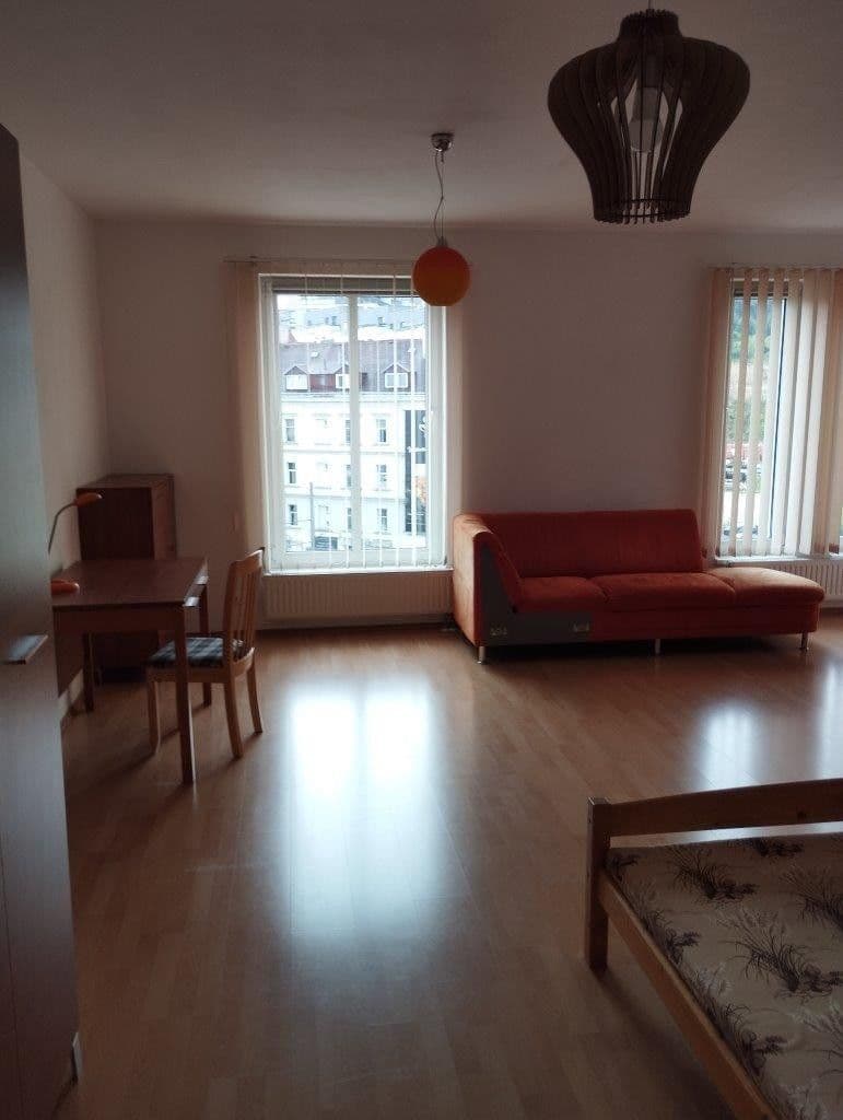 Prenájom bytu 1-izbový 50 m², Lípová, Liberec, Liberecký kraj Prenájom bytu 1-izbový 50 m², Lípová, Liberec, Liberecký kraj