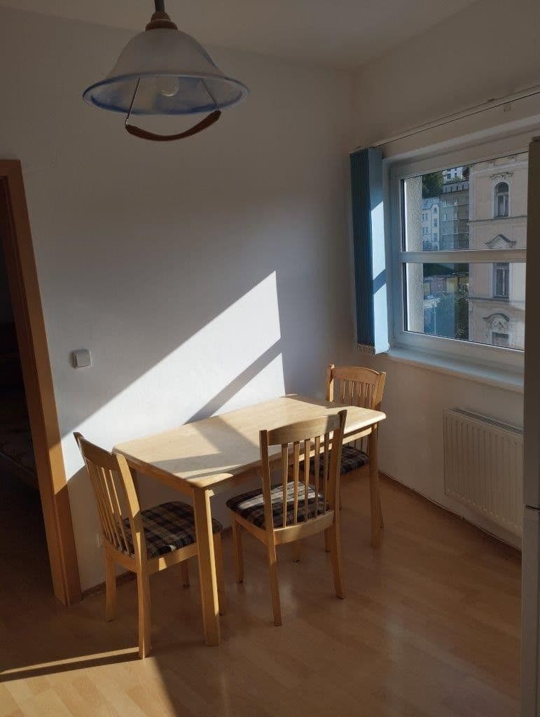 Prenájom bytu 1-izbový 50 m², Lípová, Liberec, Liberecký kraj Prenájom bytu 1-izbový 50 m², Lípová, Liberec, Liberecký kraj