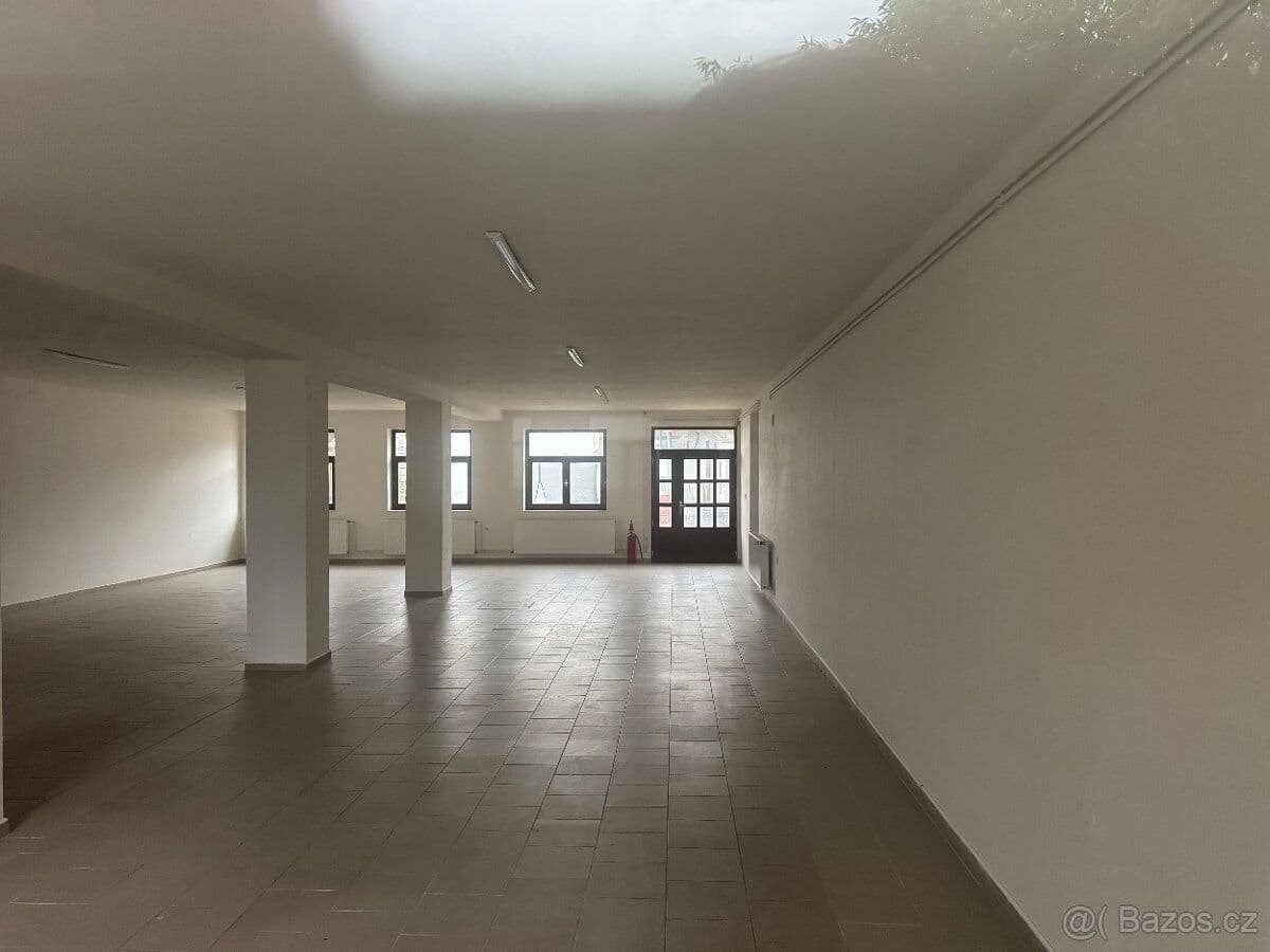 Prenájom nebytového priestoru 185 m², Zahradní, Rakvice, Jihomoravský kraj Prenájom nebytového priestoru 185 m², Zahradní, Rakvice, Jihomoravský kraj