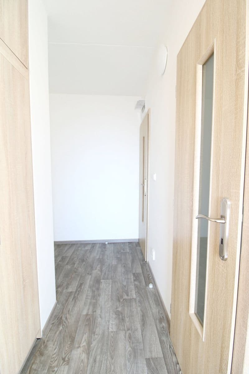 Prenájom bytu 2-izbový 40 m², Vitry, Kladno, Středočeský kraj Prenájom bytu 2-izbový 40 m², Vitry, Kladno, Středočeský kraj