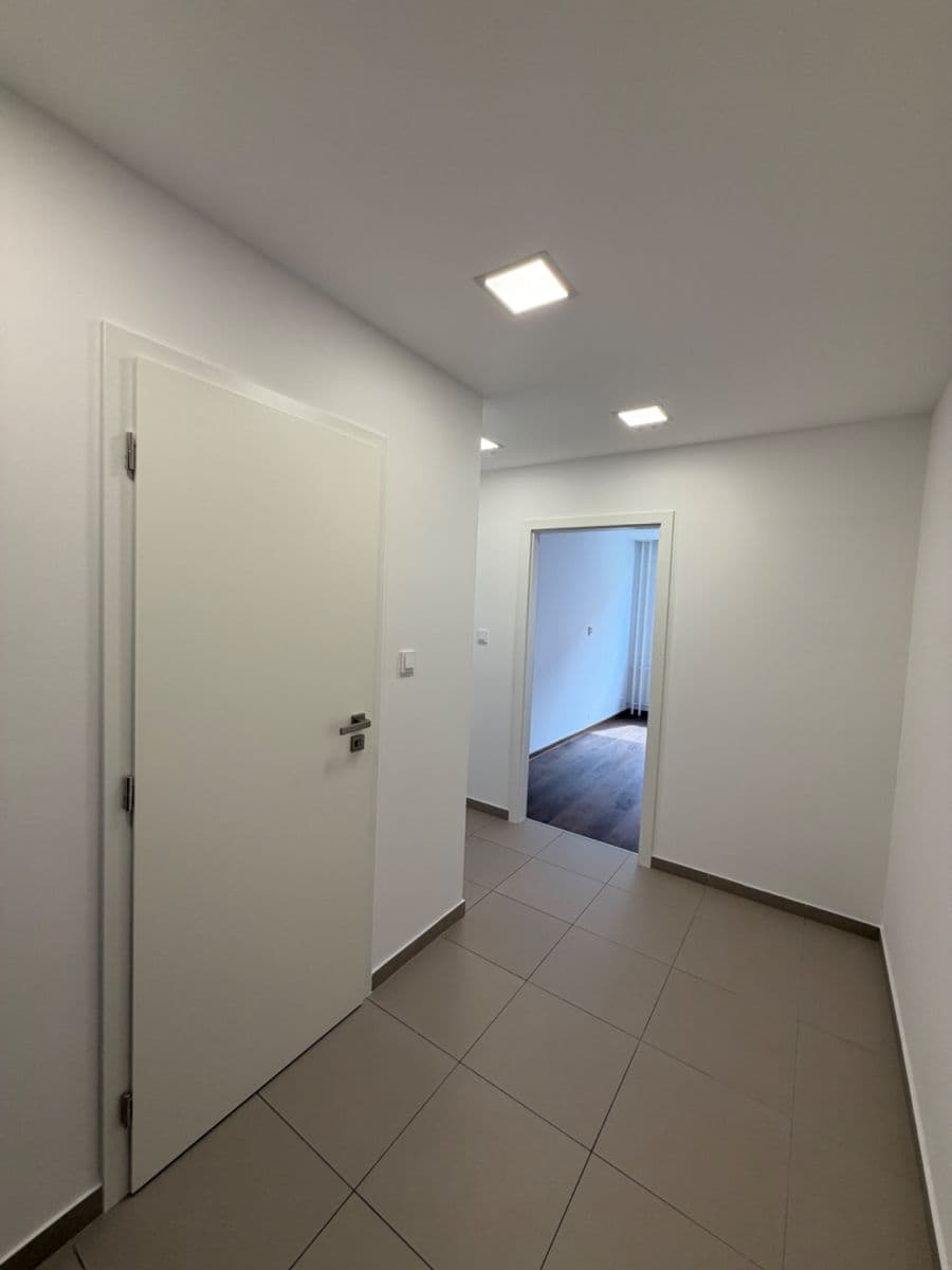Prenájom bytu 2-izbový 45 m², Mádrova, Praha, Praha Prenájom bytu 2-izbový 45 m², Mádrova, Praha, Praha