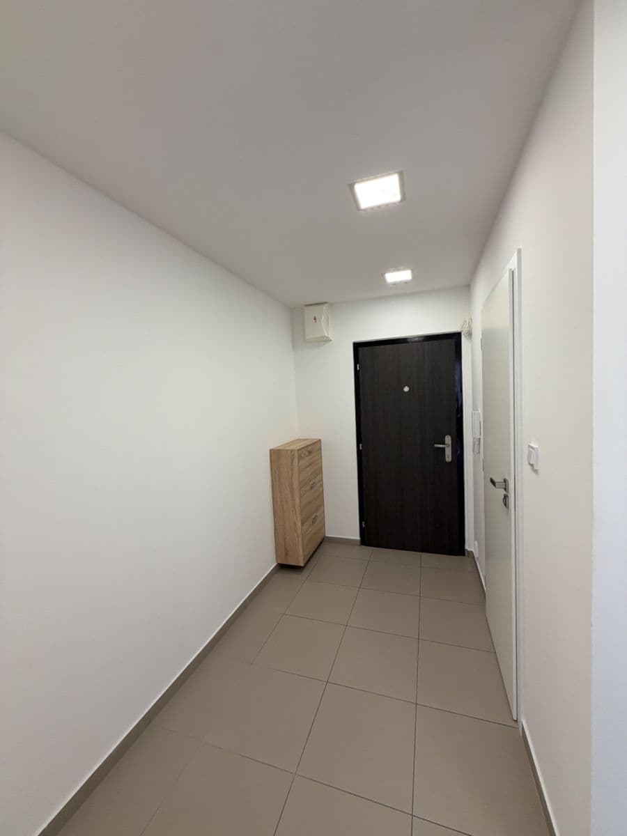 Prenájom bytu 2-izbový 45 m², Mádrova, Praha, Praha Prenájom bytu 2-izbový 45 m², Mádrova, Praha, Praha