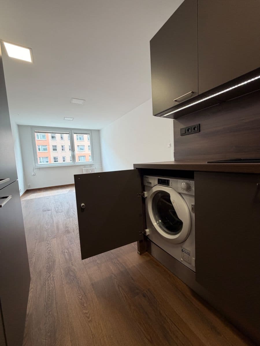 Prenájom bytu 2-izbový 45 m², Mádrova, Praha, Praha Prenájom bytu 2-izbový 45 m², Mádrova, Praha, Praha