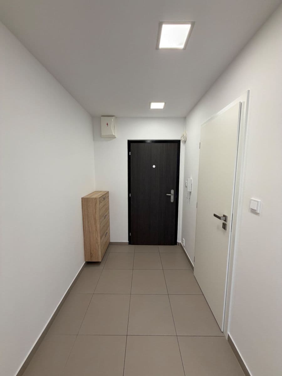 Prenájom bytu 2-izbový 45 m², Mádrova, Praha, Praha Prenájom bytu 2-izbový 45 m², Mádrova, Praha, Praha