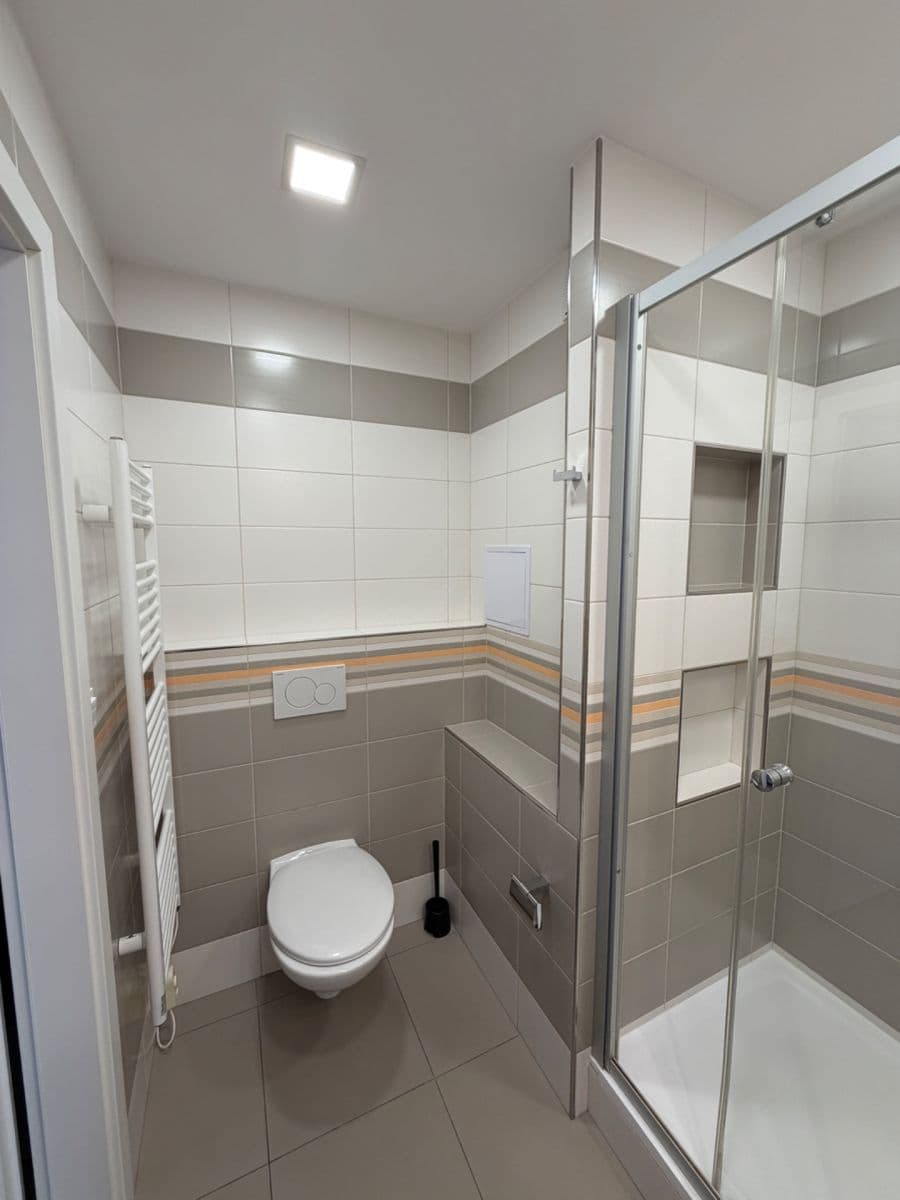 Prenájom bytu 2-izbový 45 m², Mádrova, Praha, Praha Prenájom bytu 2-izbový 45 m², Mádrova, Praha, Praha