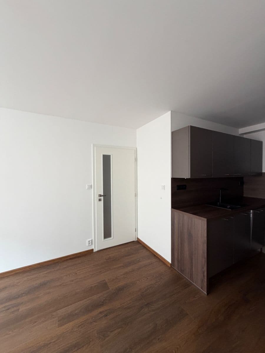 Prenájom bytu 2-izbový 45 m², Mádrova, Praha, Praha Prenájom bytu 2-izbový 45 m², Mádrova, Praha, Praha