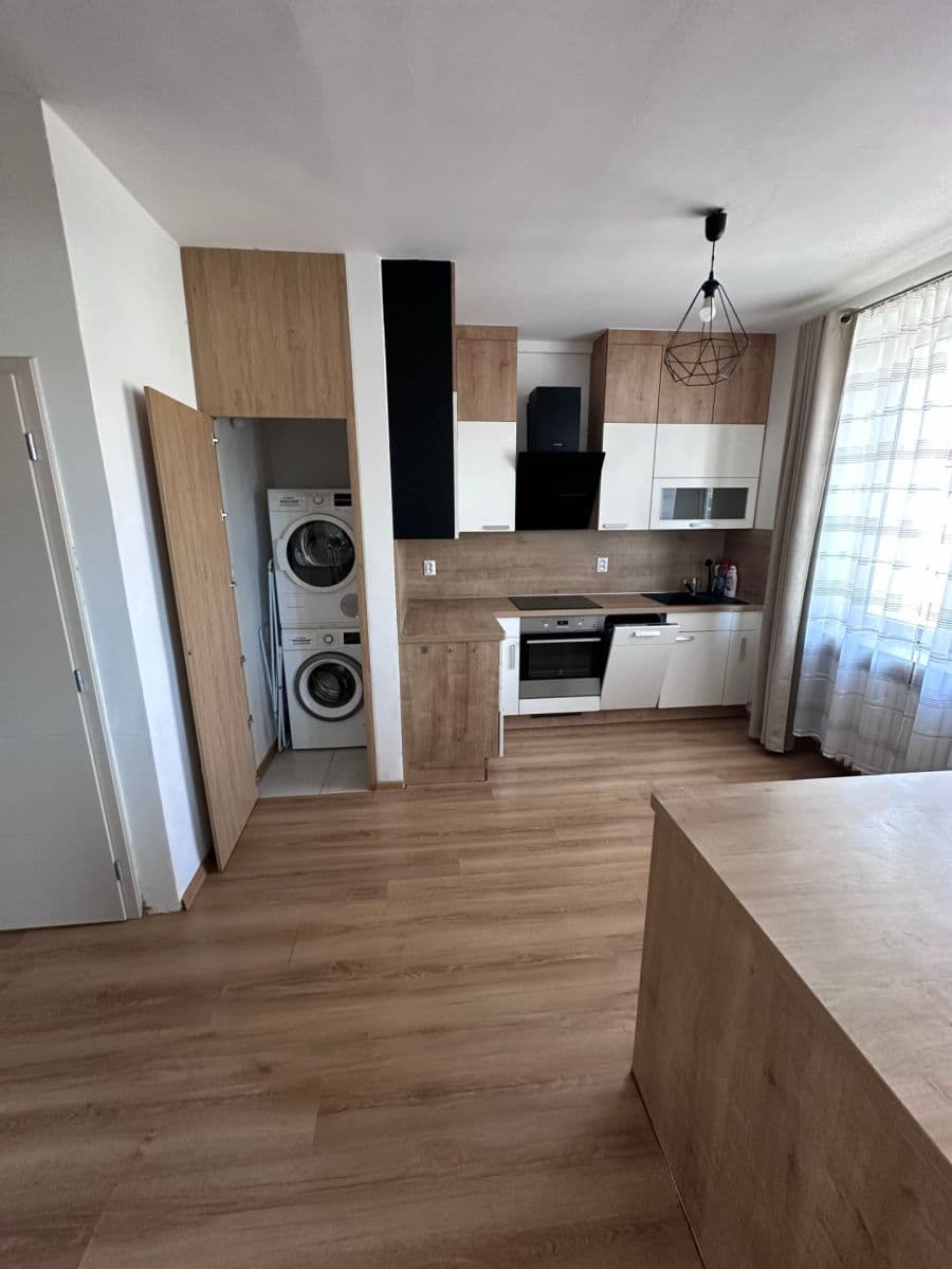 Prenájom bytu 3-izbový 74 m², Botanická, Brno, Jihomoravský kraj Prenájom bytu 3-izbový 74 m², Botanická, Brno, Jihomoravský kraj