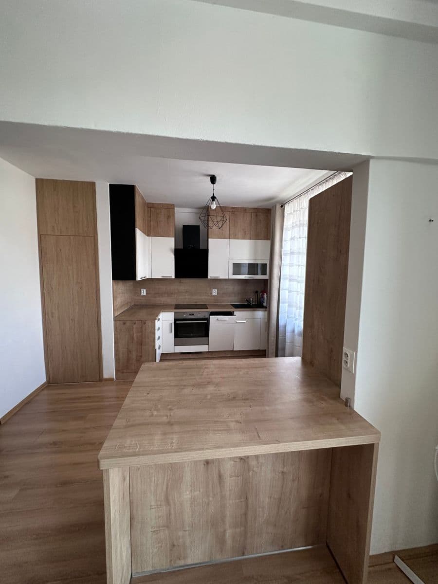Prenájom bytu 3-izbový 74 m², Botanická, Brno, Jihomoravský kraj Prenájom bytu 3-izbový 74 m², Botanická, Brno, Jihomoravský kraj