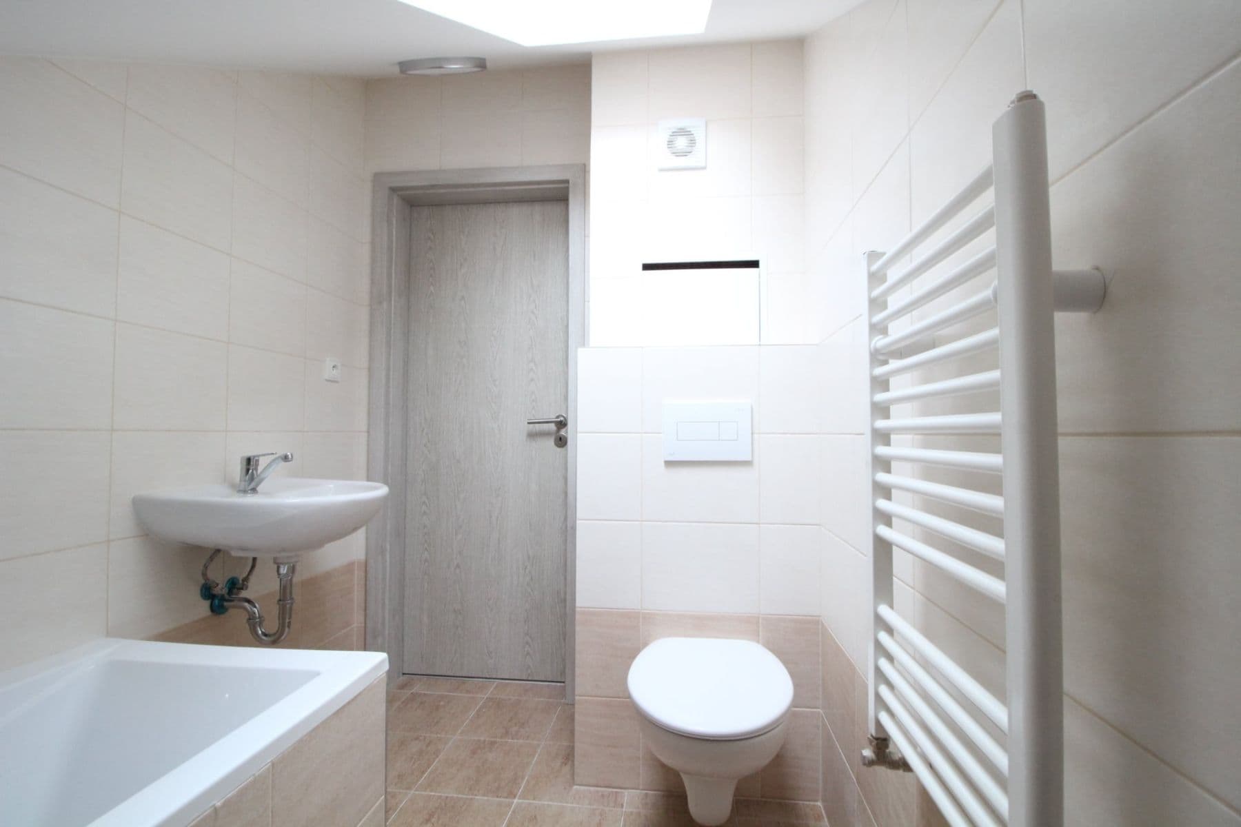 Prenájom bytu 3-izbový 78 m², Slepá, Milovice, Středočeský kraj Prenájom bytu 3-izbový 78 m², Slepá, Milovice, Středočeský kraj