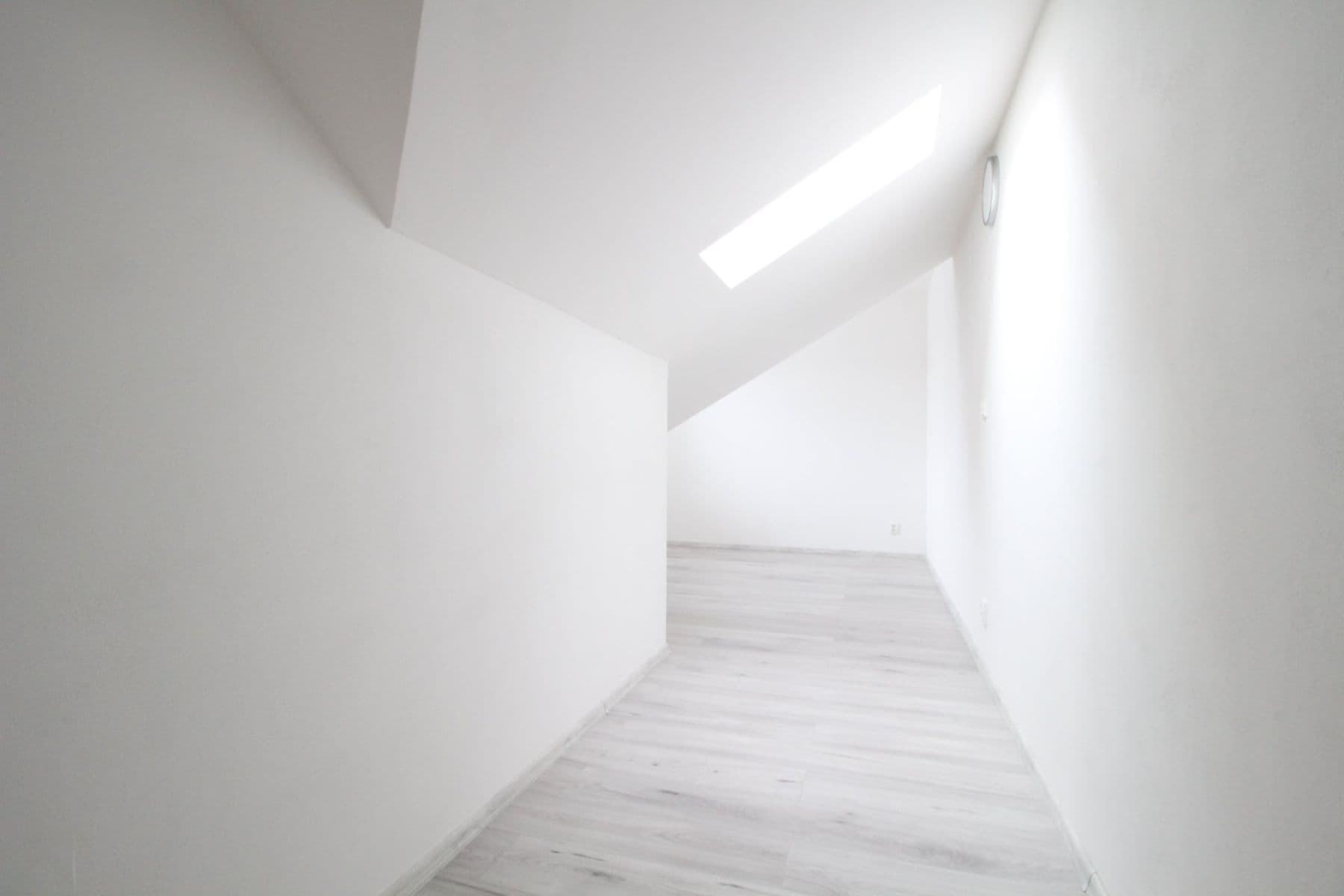 Prenájom bytu 3-izbový 78 m², Slepá, Milovice, Středočeský kraj Prenájom bytu 3-izbový 78 m², Slepá, Milovice, Středočeský kraj
