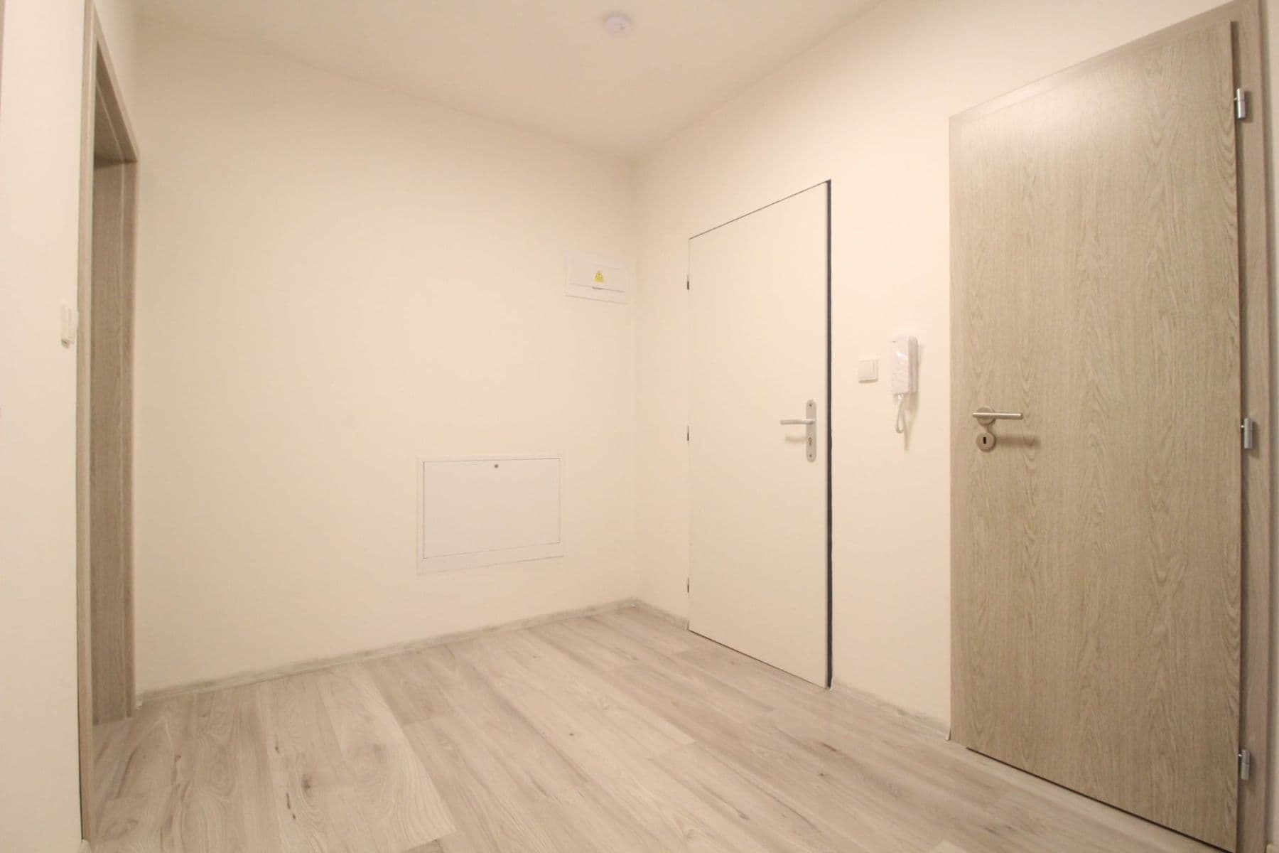 Prenájom bytu 3-izbový 78 m², Slepá, Milovice, Středočeský kraj Prenájom bytu 3-izbový 78 m², Slepá, Milovice, Středočeský kraj