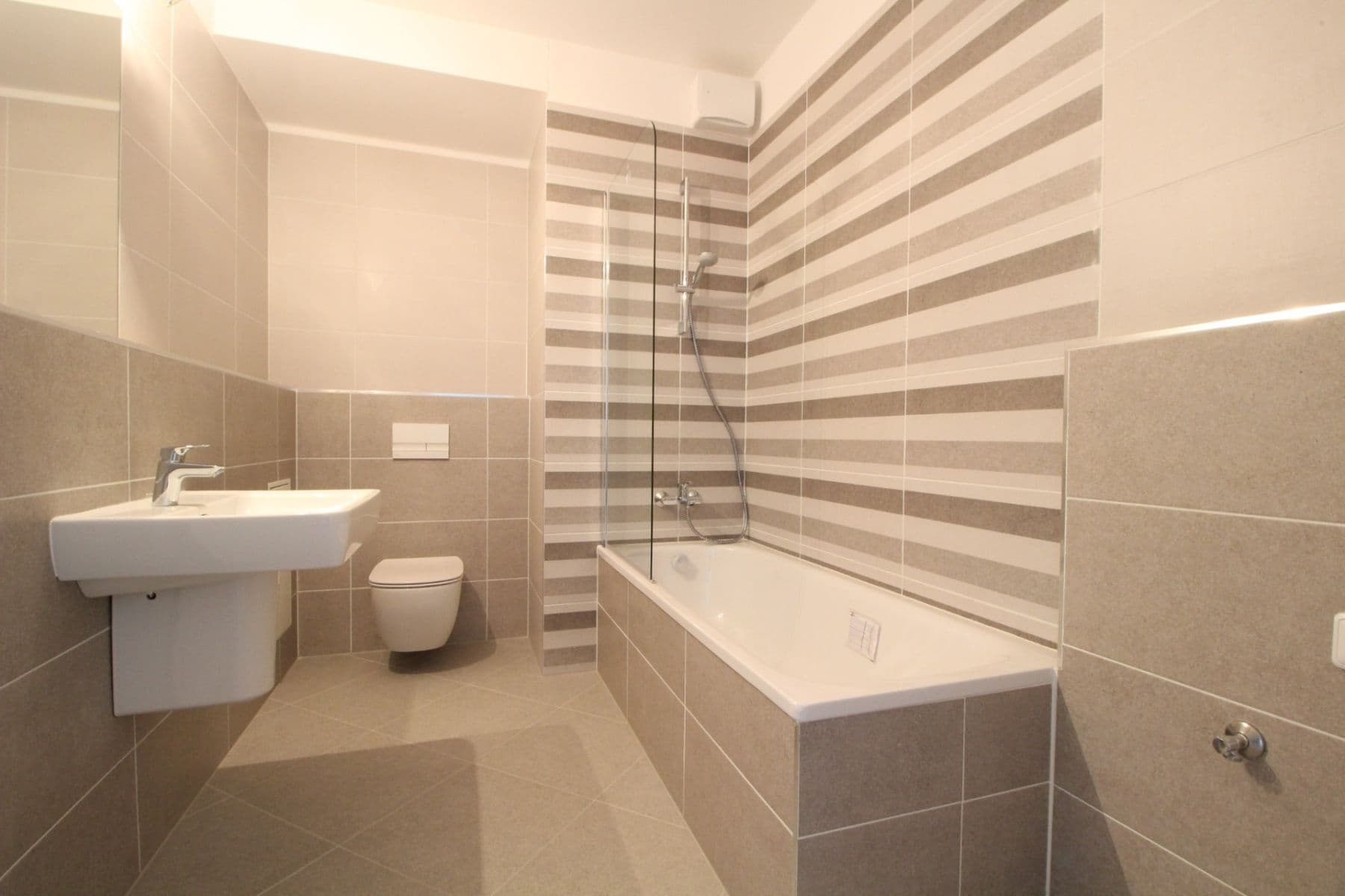 Prenájom bytu 1-izbový 60 m², Františka Jansy, Praha, Praha Prenájom bytu 1-izbový 60 m², Františka Jansy, Praha, Praha