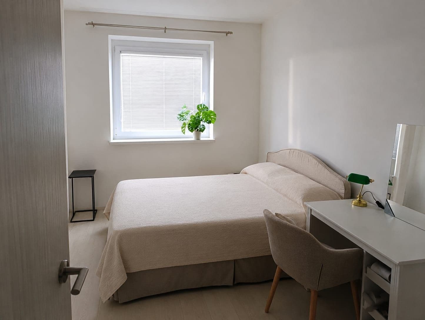 Prenájom bytu 4-izbový 130 m², Opavská, Nové Mesto, Bratislavský kraj Prenájom bytu 4-izbový 130 m², Opavská, Nové Mesto, Bratislavský kraj