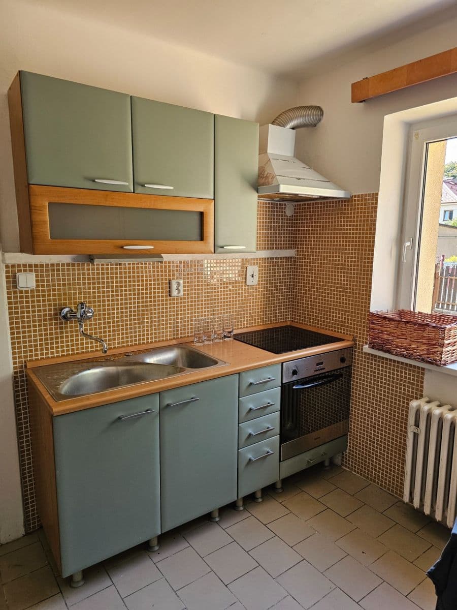 Prenájom bytu 4-izbový 18 m², Lanýžová, Praha, Praha Prenájom bytu 4-izbový 18 m², Lanýžová, Praha, Praha