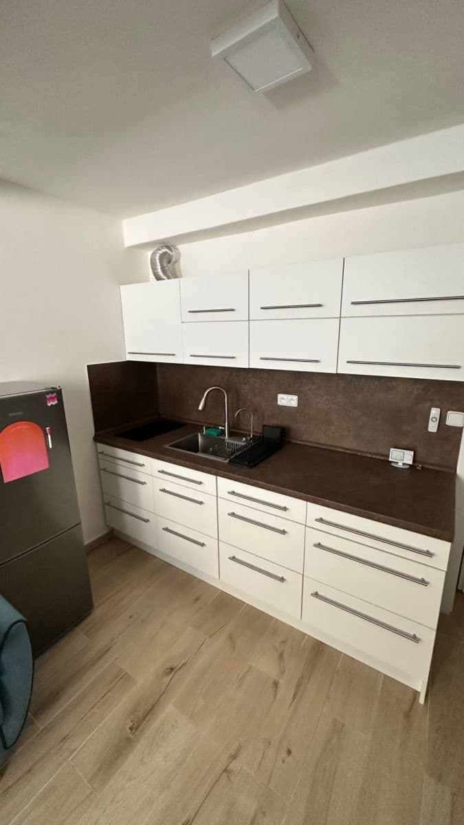 Prenájom bytu Garsoniéra 17 m², U Vysočanského pivovaru, Praha, Praha Prenájom bytu Garsoniéra 17 m², U Vysočanského pivovaru, Praha, Praha