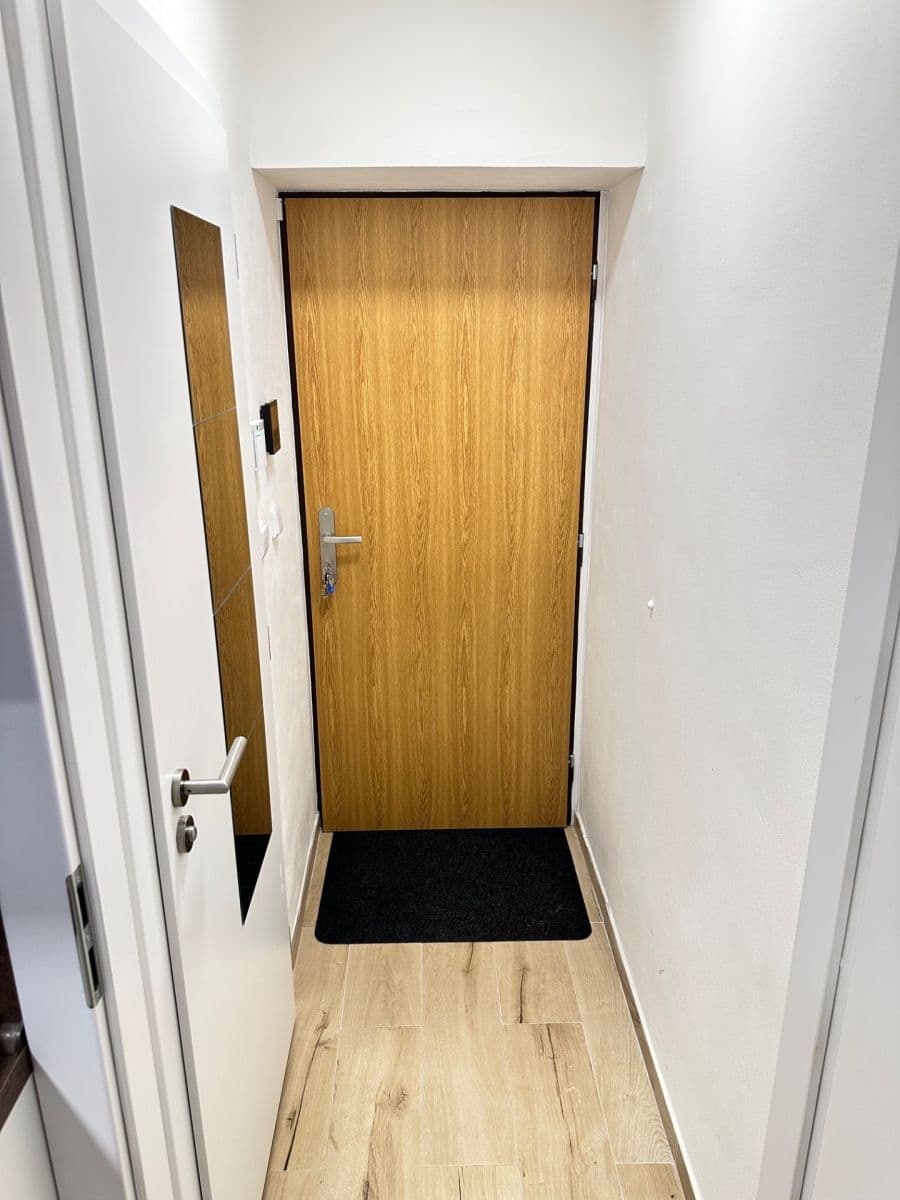Prenájom bytu Garsoniéra 17 m², U Vysočanského pivovaru, Praha, Praha Prenájom bytu Garsoniéra 17 m², U Vysočanského pivovaru, Praha, Praha