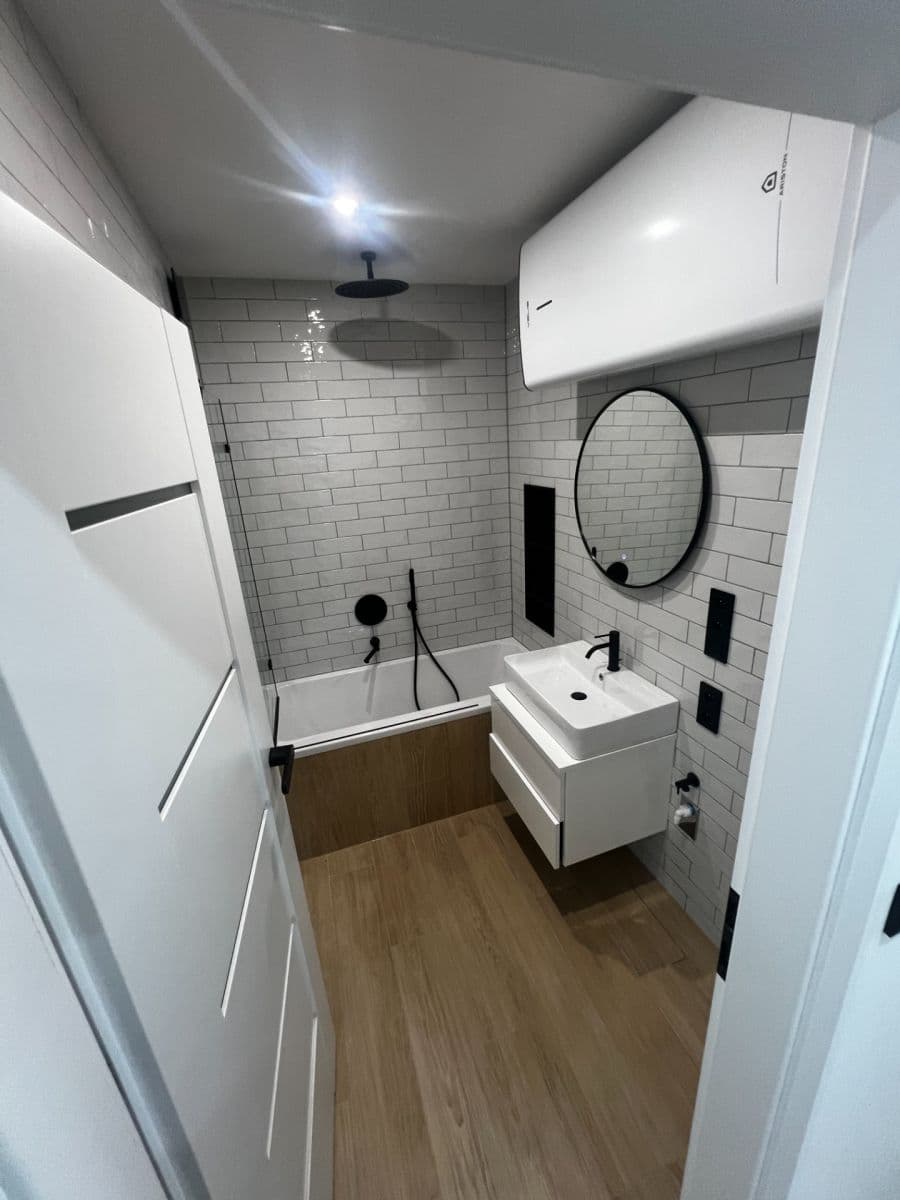 Prenájom bytu 4-izbový 73 m², Branická, Praha, Praha Prenájom bytu 4-izbový 73 m², Branická, Praha, Praha