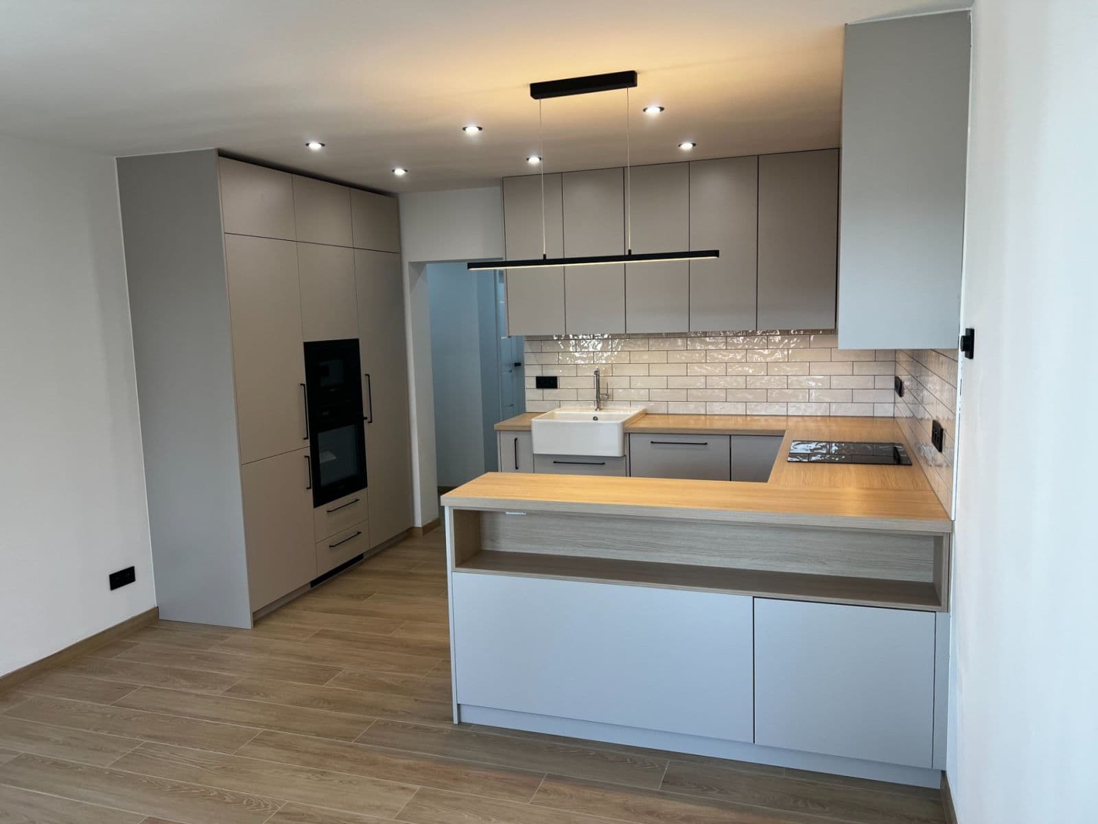 Prenájom bytu 4-izbový 73 m², Branická, Praha, Praha Prenájom bytu 4-izbový 73 m², Branická, Praha, Praha