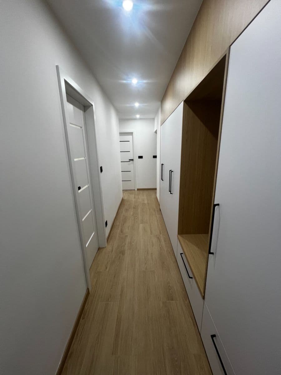 Prenájom bytu 4-izbový 73 m², Branická, Praha, Praha Prenájom bytu 4-izbový 73 m², Branická, Praha, Praha