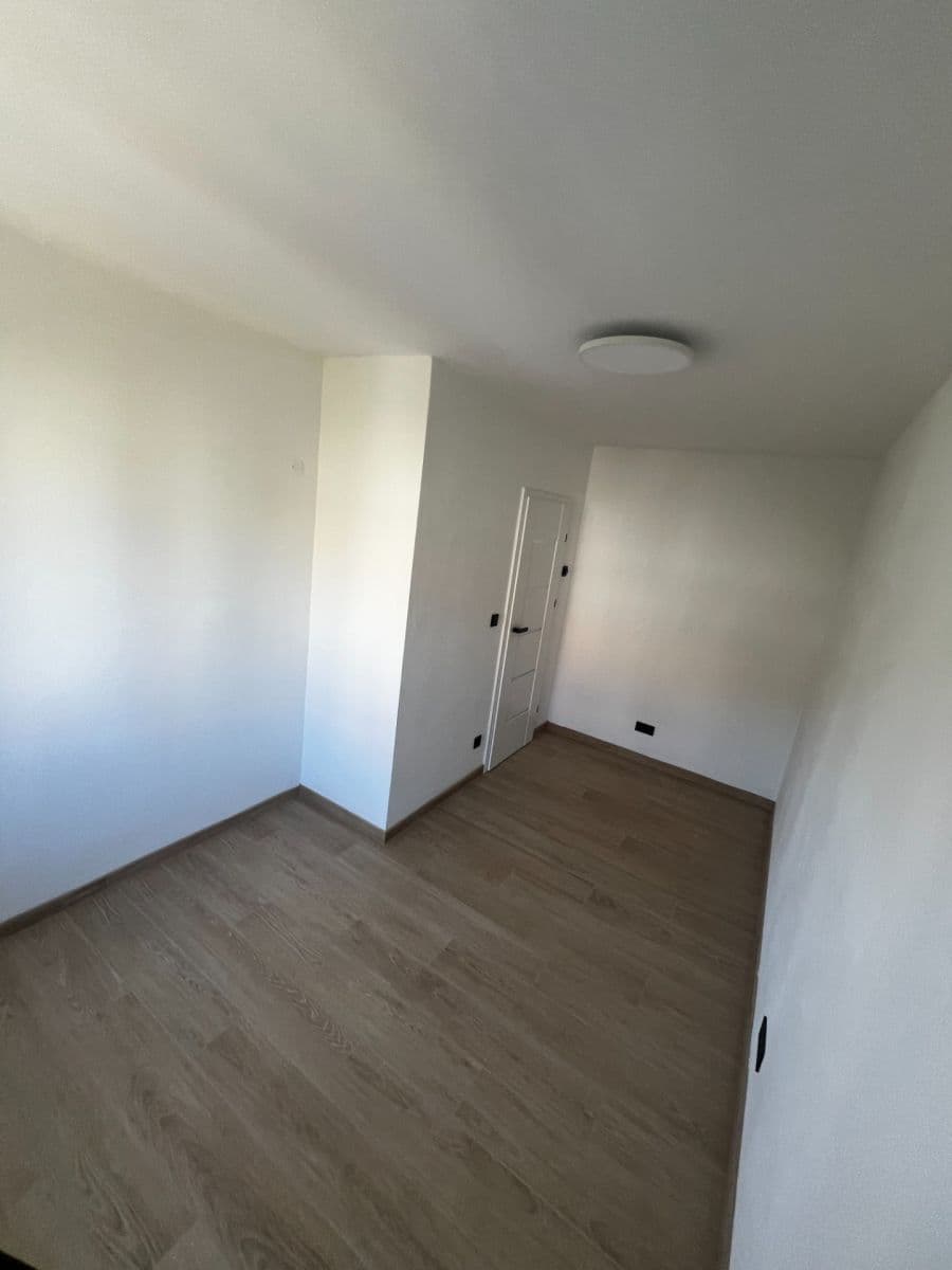 Prenájom bytu 4-izbový 73 m², Branická, Praha, Praha Prenájom bytu 4-izbový 73 m², Branická, Praha, Praha