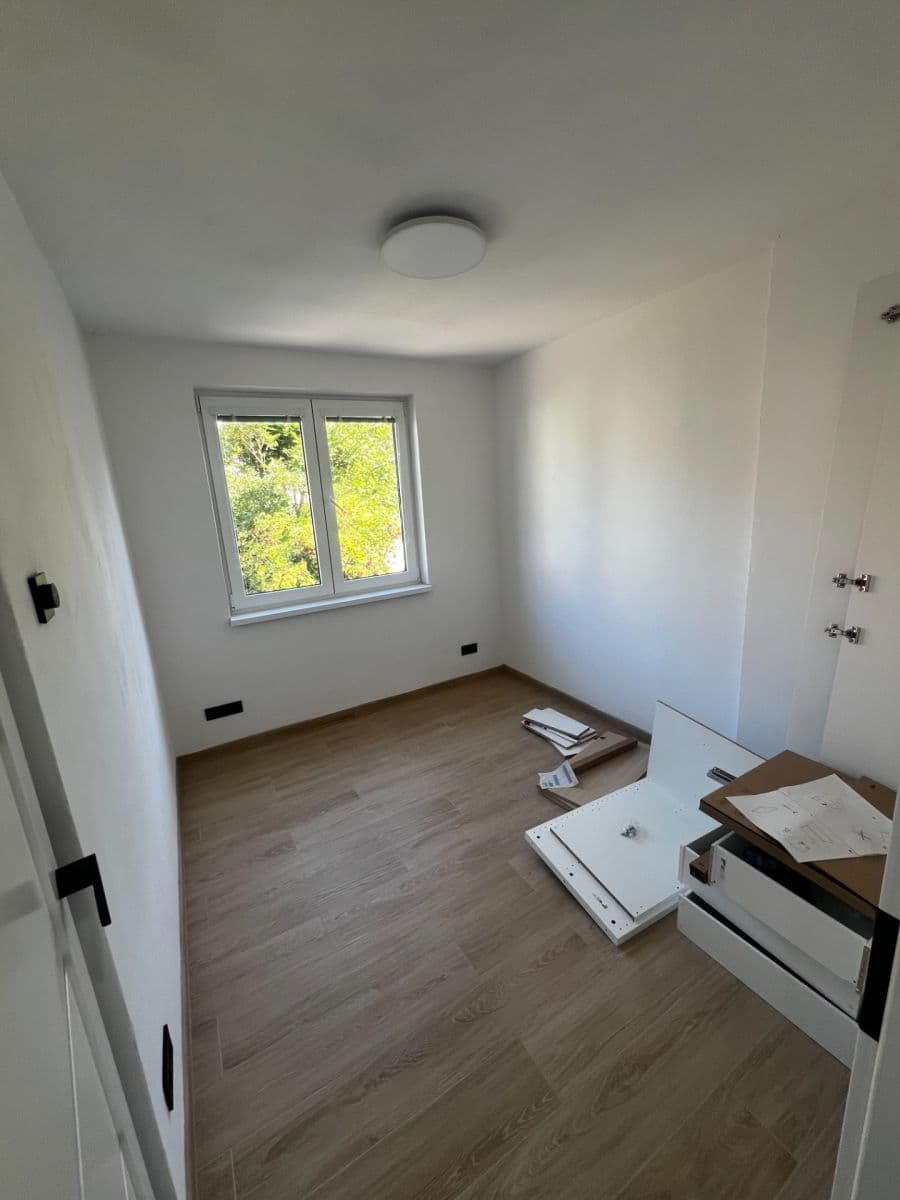Prenájom bytu 4-izbový 73 m², Branická, Praha, Praha Prenájom bytu 4-izbový 73 m², Branická, Praha, Praha