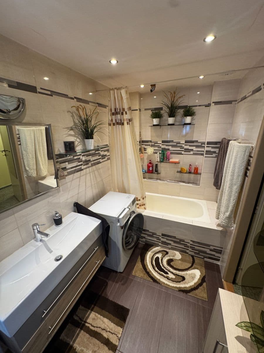 Predaj bytu 3-izbový 86 m², Mánesova, Praha, Praha Predaj bytu 3-izbový 86 m², Mánesova, Praha, Praha