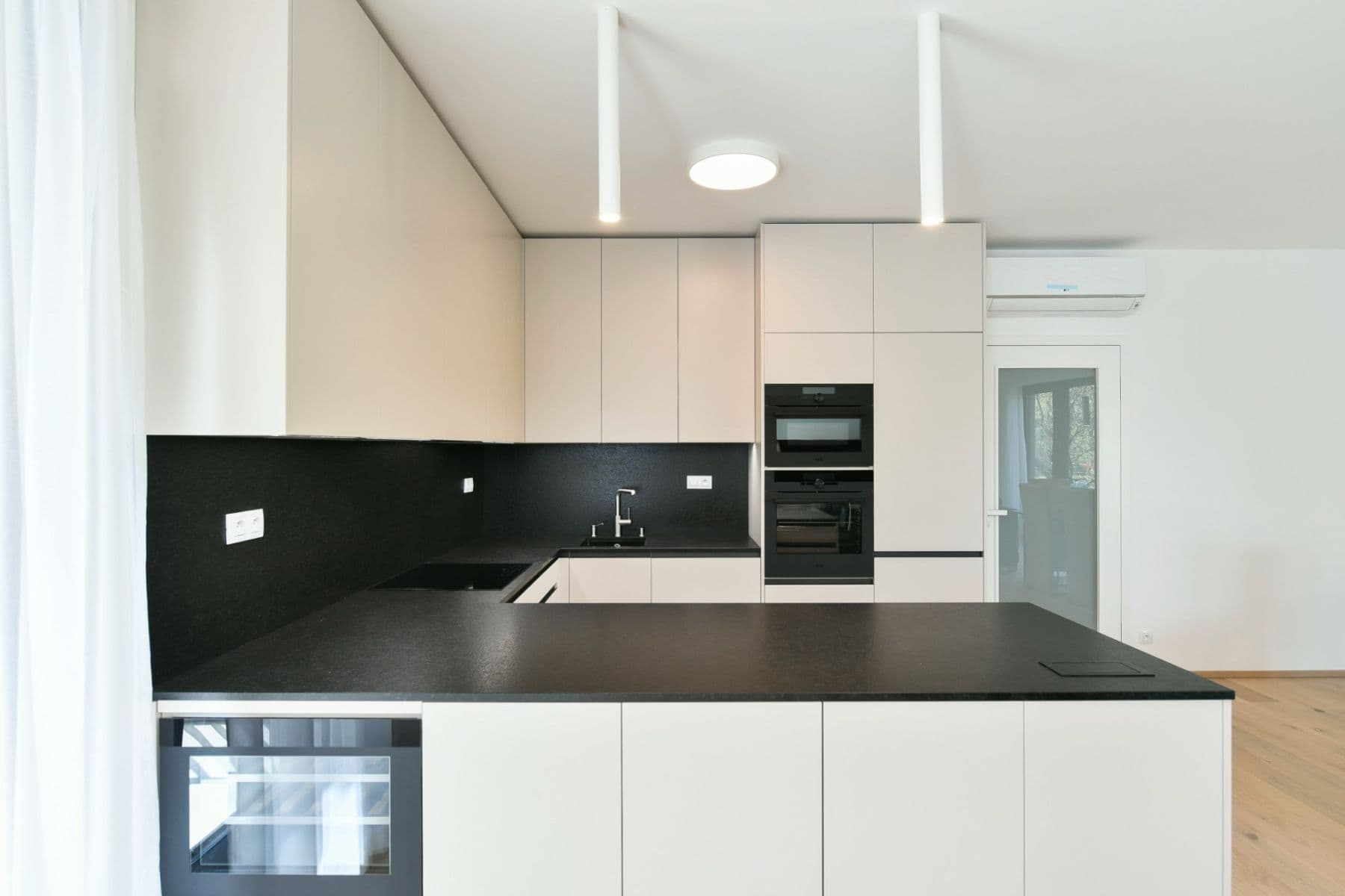 Prenájom bytu 3-izbový 115 m², Michelská, Praha, Praha Prenájom bytu 3-izbový 115 m², Michelská, Praha, Praha