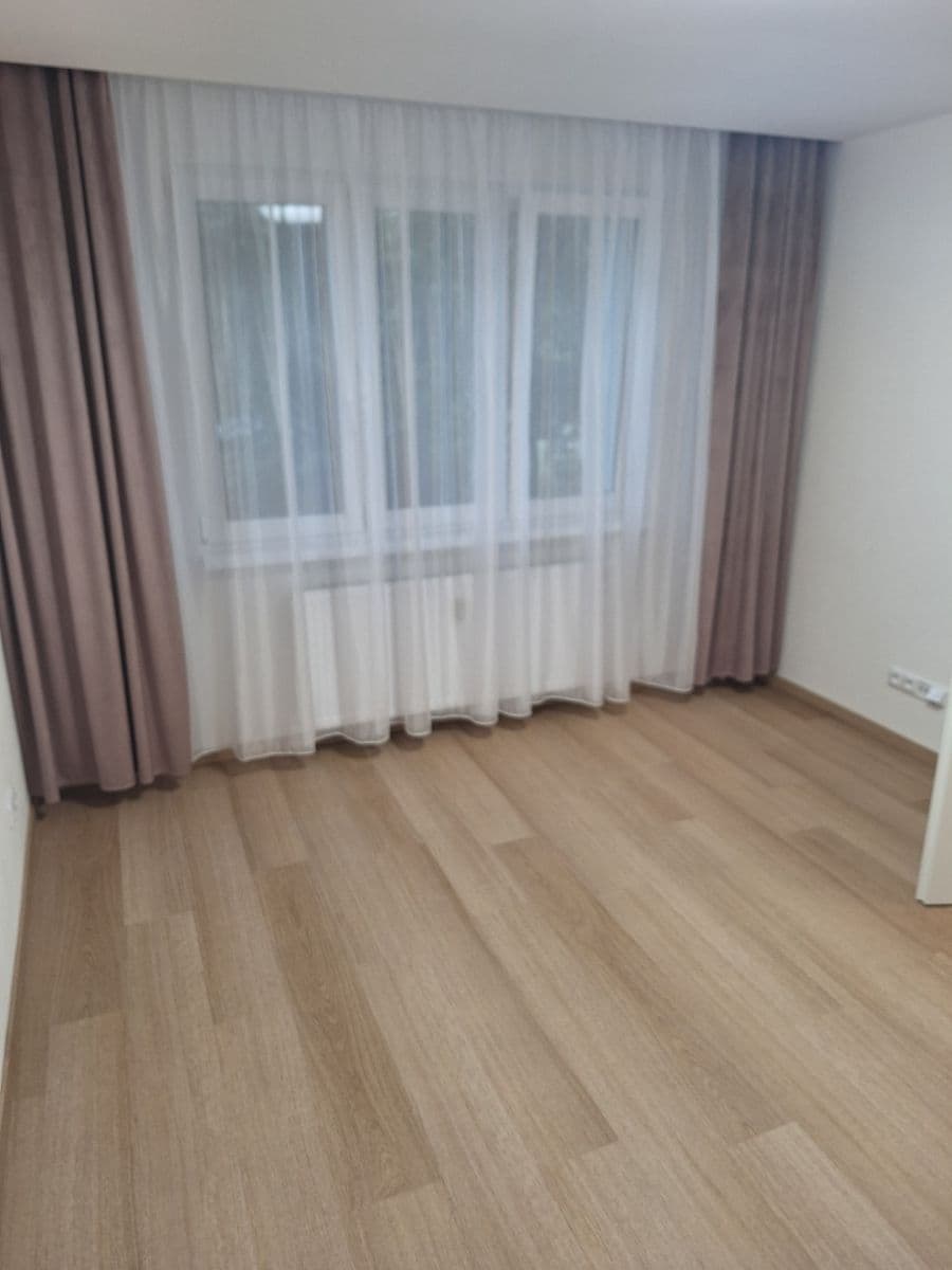 Prenájom bytu 2-izbový 55 m², Mahulenina, Praha, Praha Prenájom bytu 2-izbový 55 m², Mahulenina, Praha, Praha